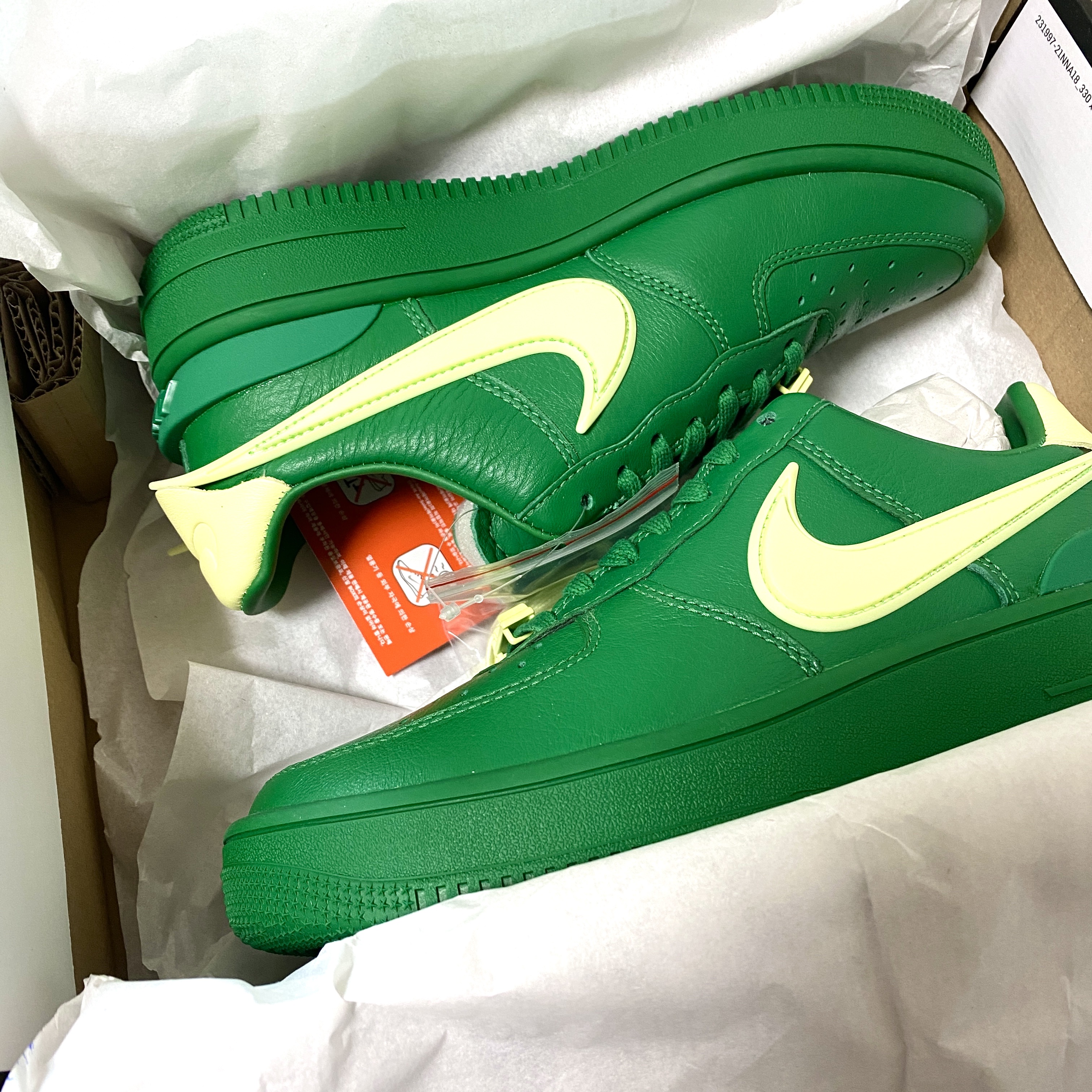 Nike x Ambush Air Force 1 Low SP Pine Green and Citron 착용 스타일