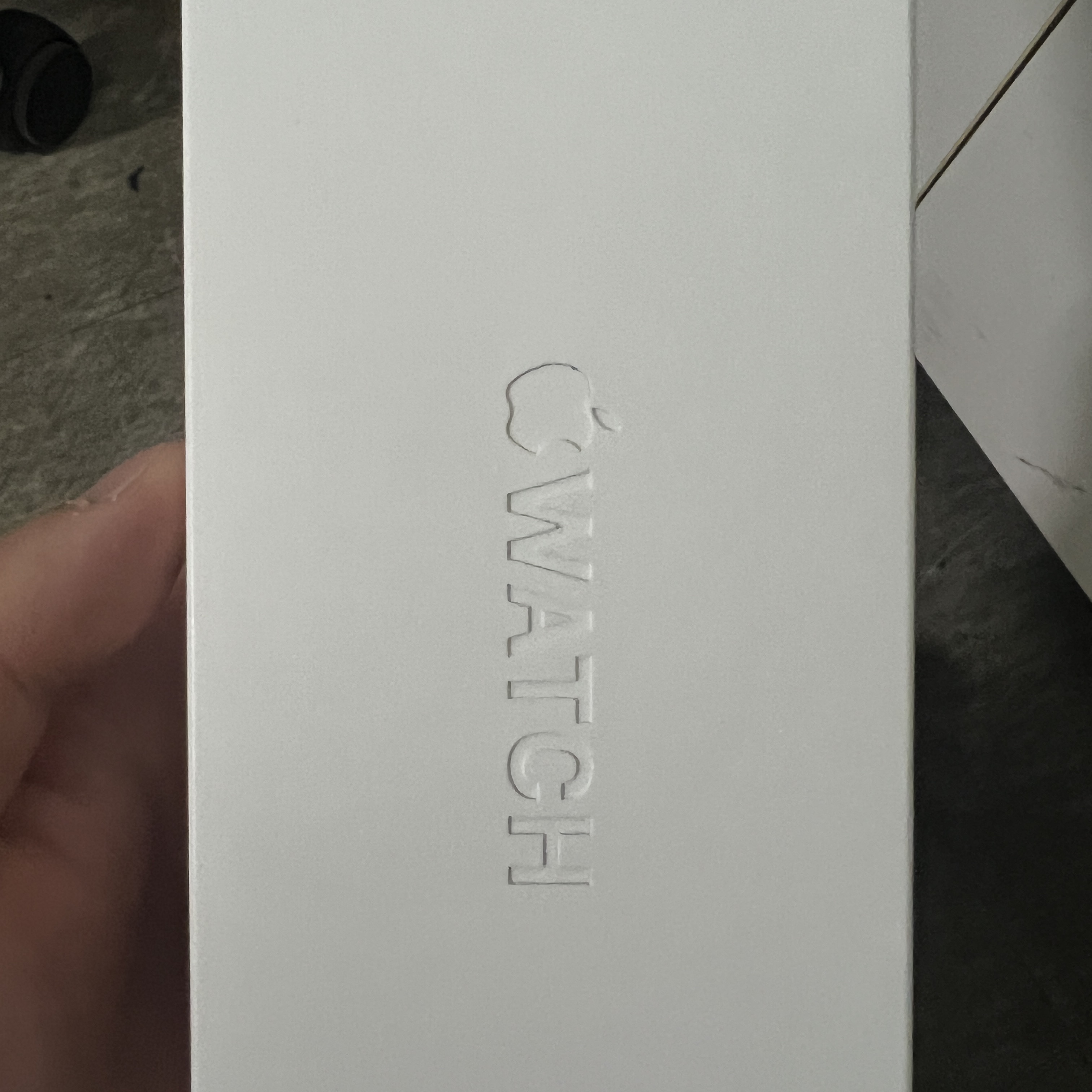 Apple Watch Series 8 41mm GPS Silver Aluminium Case with Sport Band White (Korean Ver.) 착용 스타일