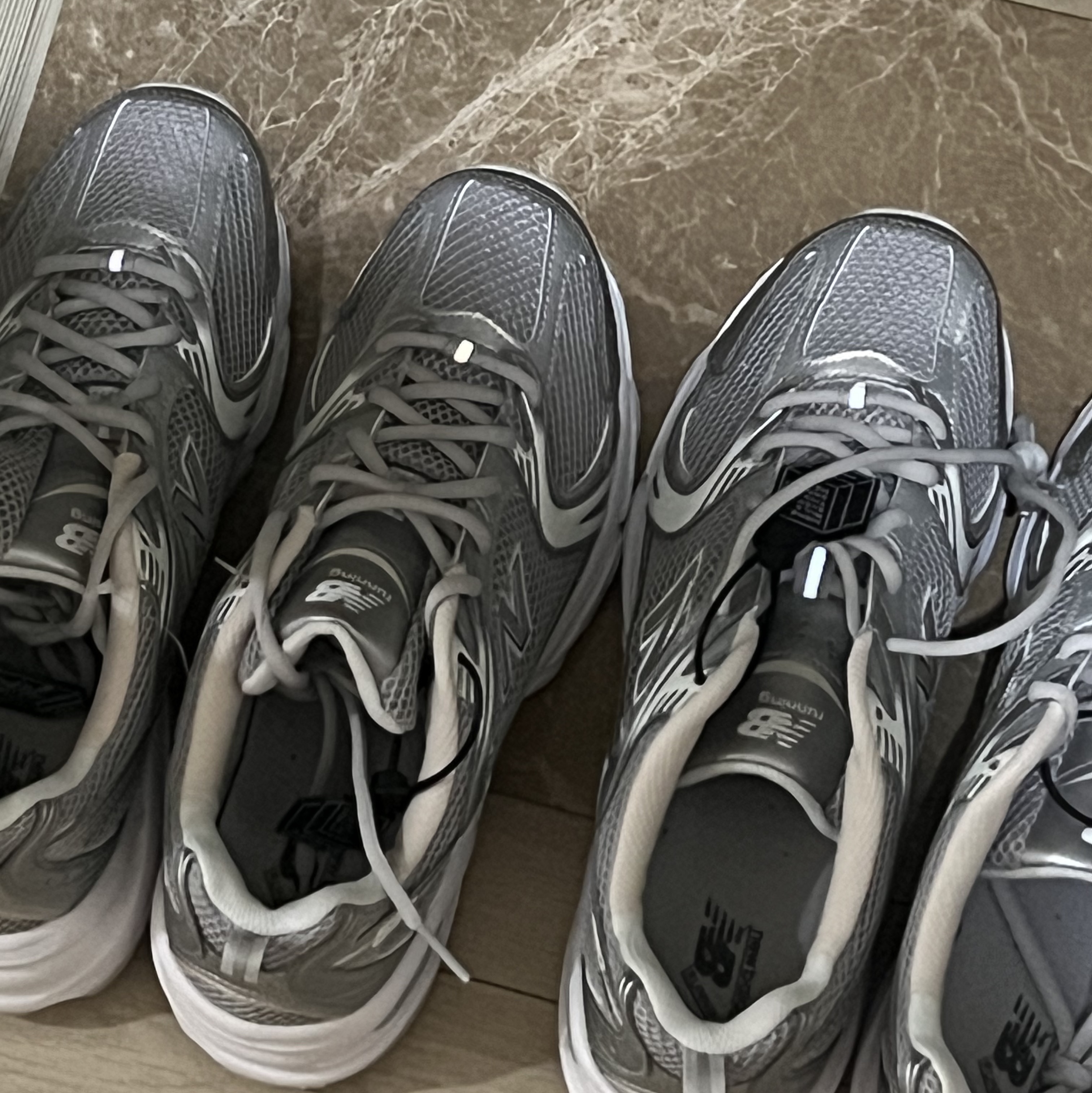 New Balance 530 Silver Grey 착용 스타일
