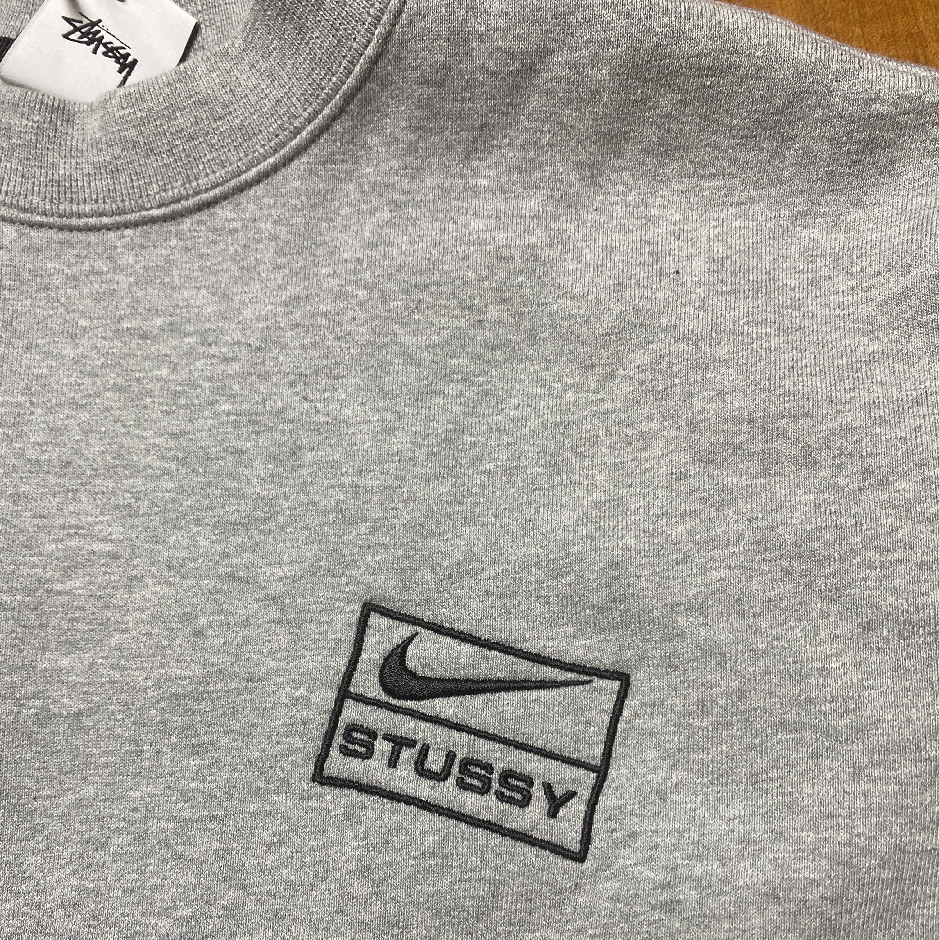 Nike x Stussy NRG Fleece Crewneck Dark Grey Heather (DO9337-063) 착용 스타일