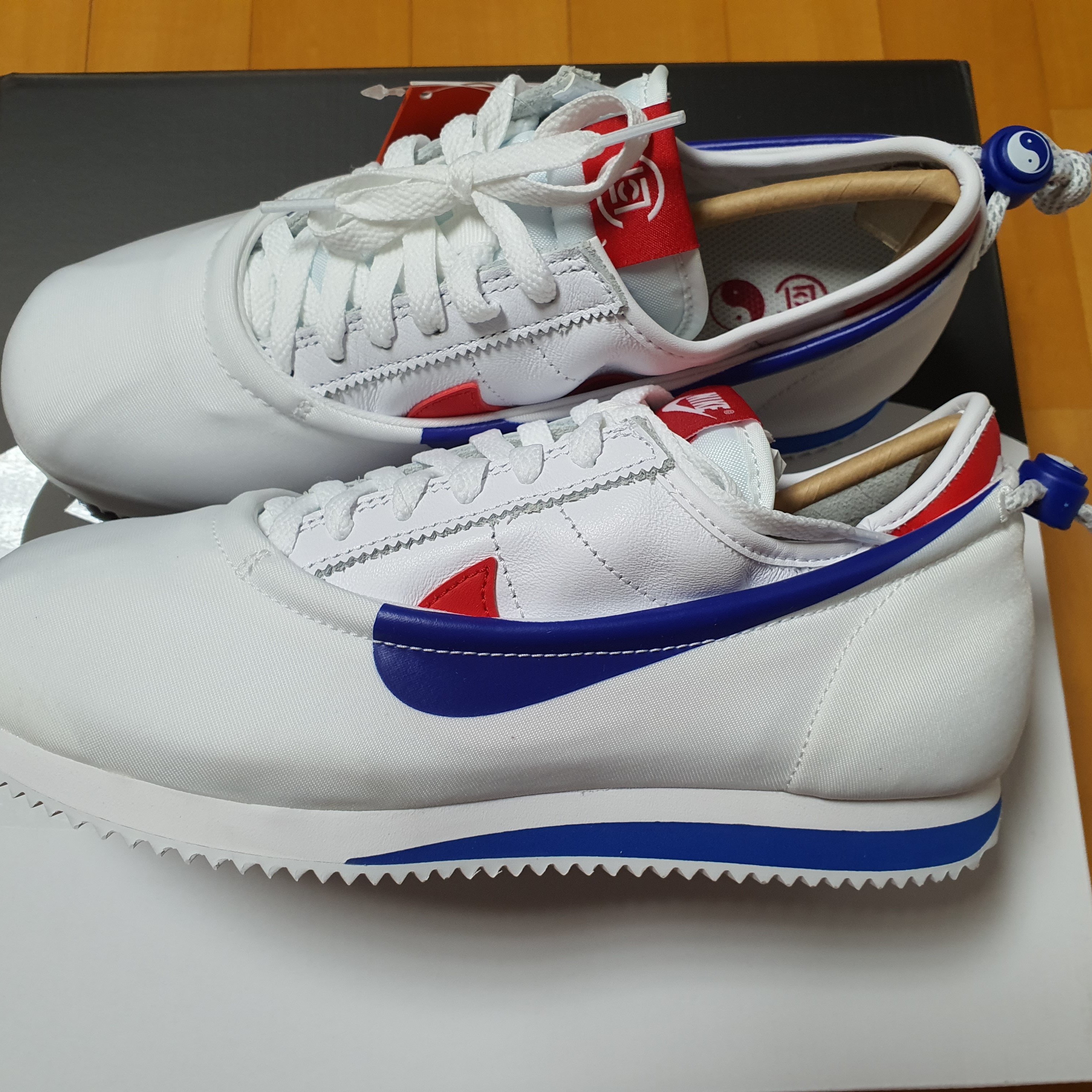 Nike x Clot Cortez SP White and Game Royal 착용 스타일 - 2