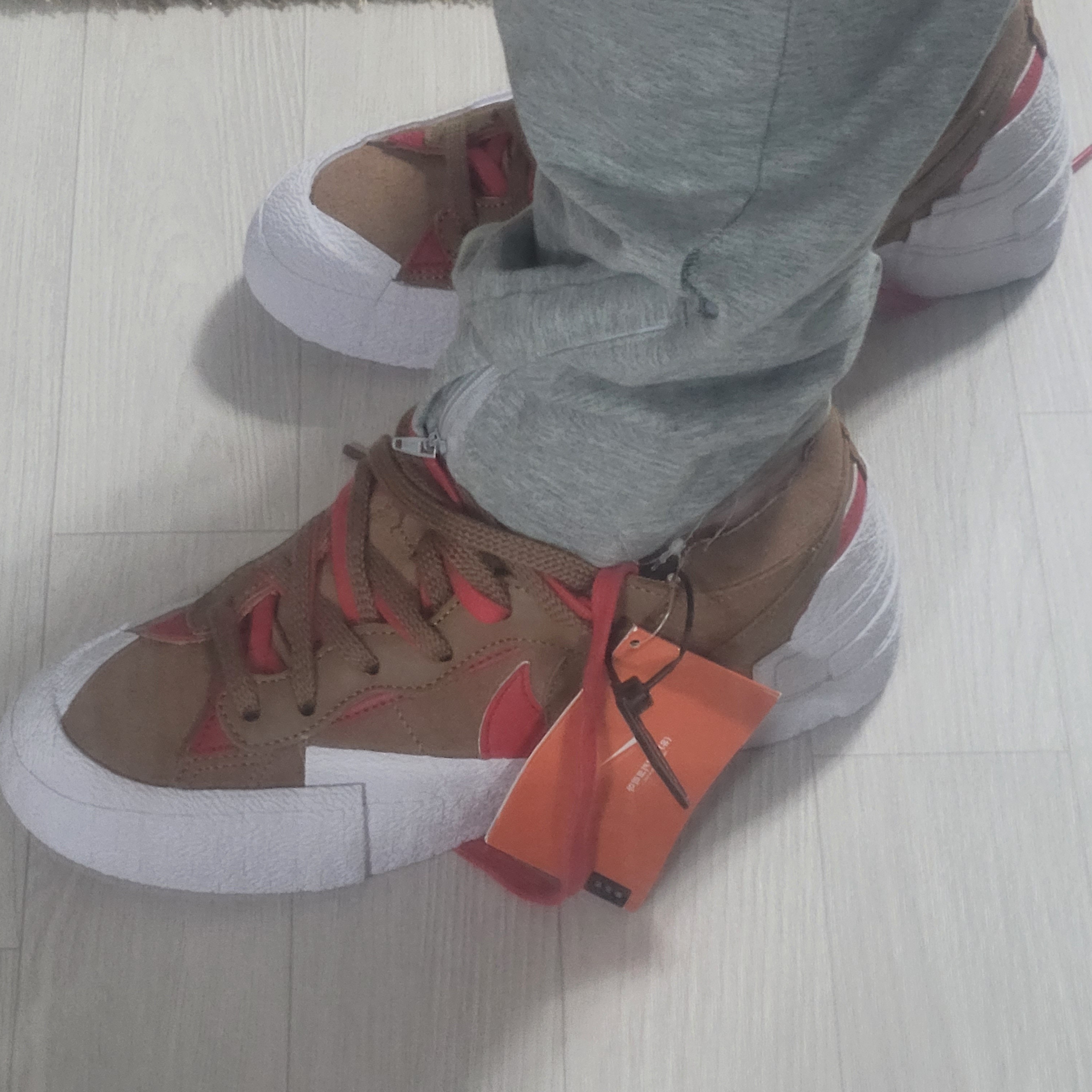 Nike x Sacai Blazer Low British Tan 착용 스타일 - 2