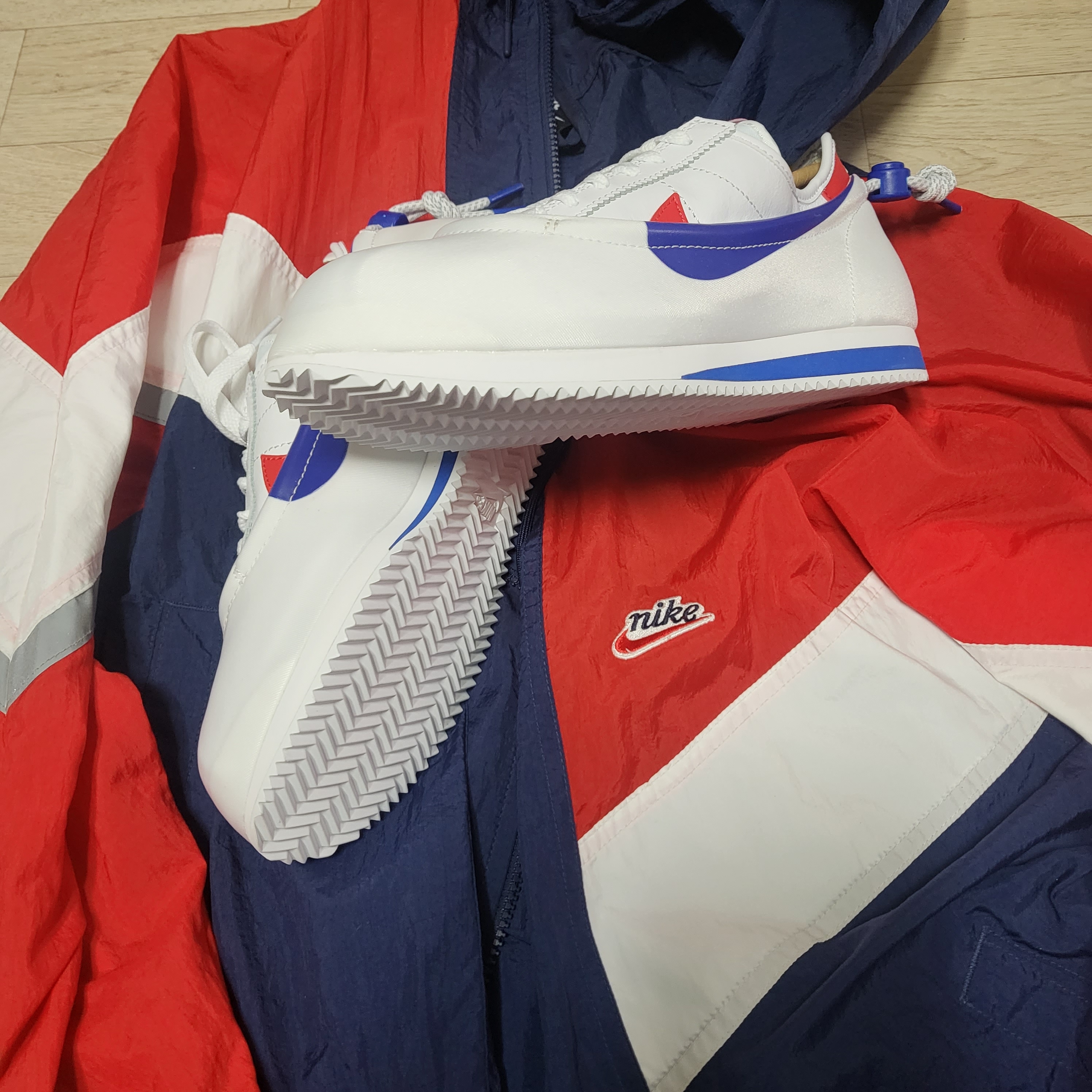 Nike x Clot Cortez SP White and Game Royal 착용 스타일 - 1