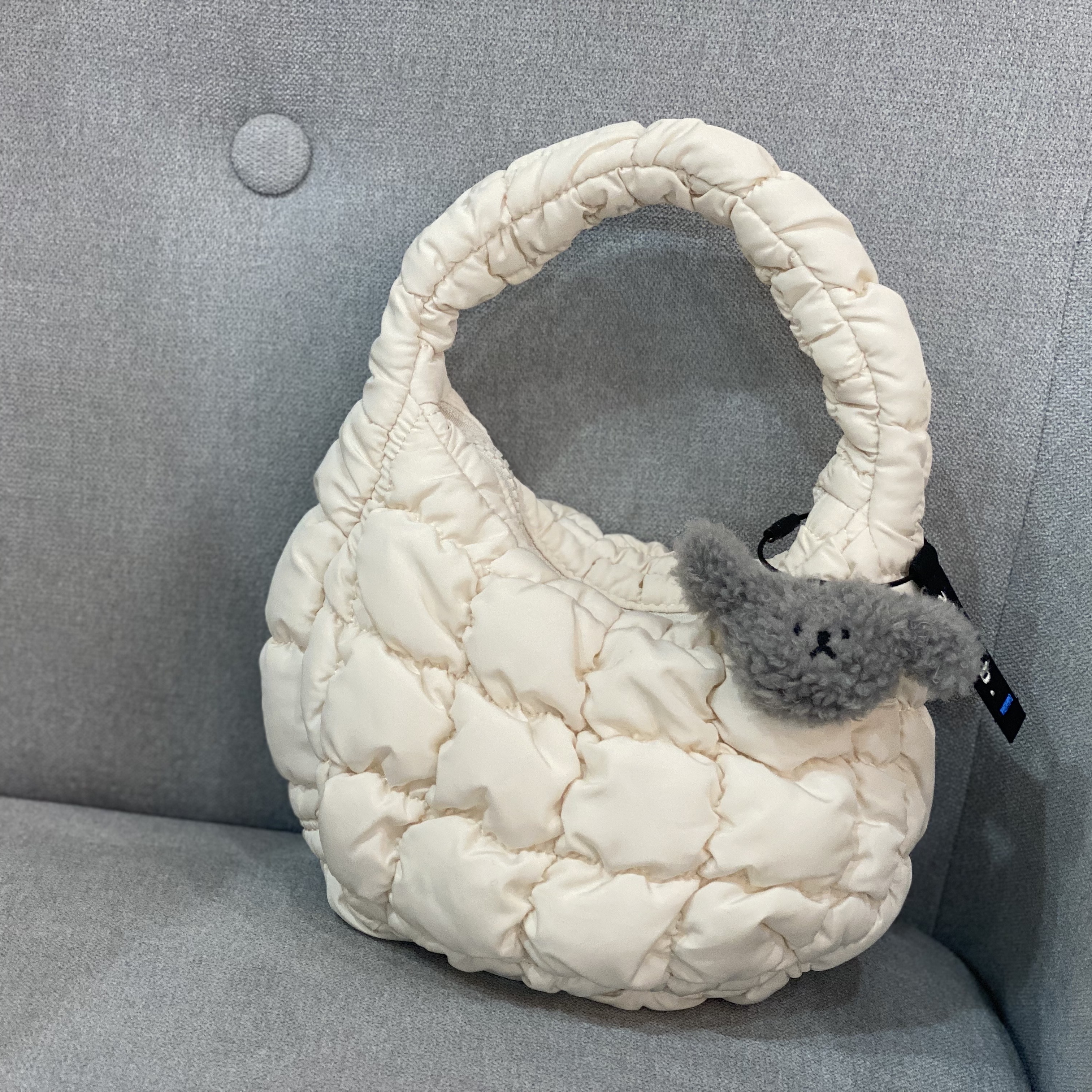 COS Quilted Micro Bag Off White 착용 스타일