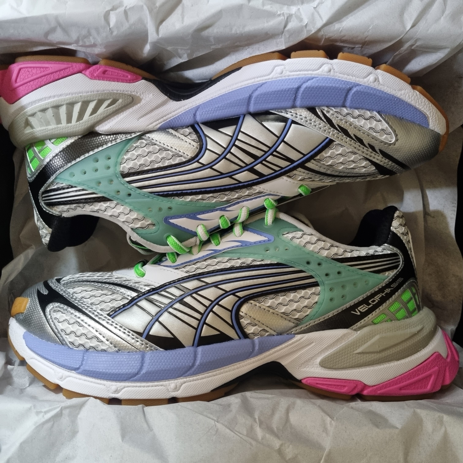 Puma Velophasis Black Intense Lavender 착용 스타일