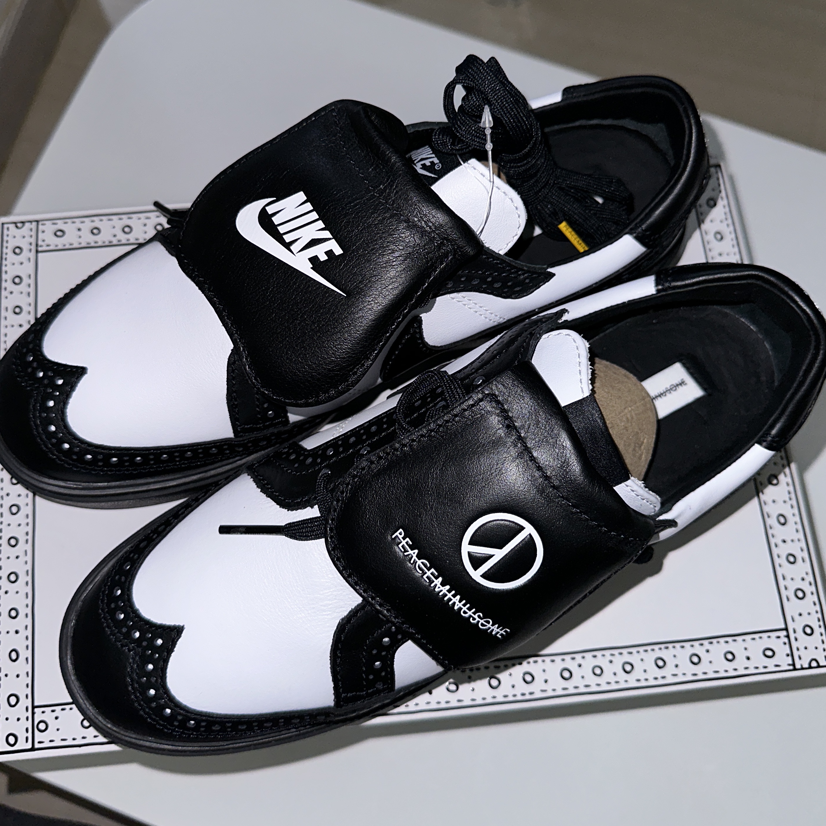 Nike x Peaceminusone Kwondo1 Black and White 착용 스타일 - 1