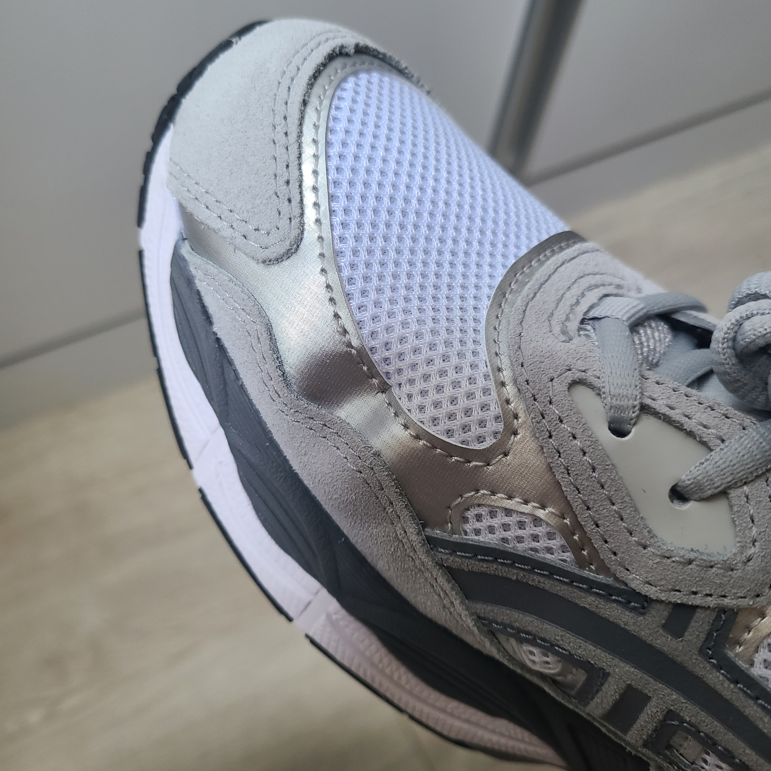 Asics Gel-NYC White Steel Grey 착용 스타일 - 3