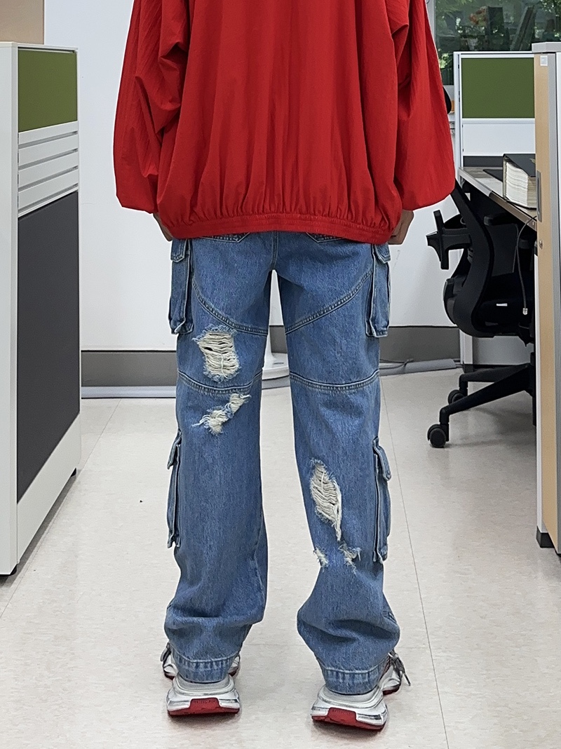 Balenciaga x Adidas Tracksuit Jacket Red, Juun.J Damage Cargo Multi Jogger Wide Denim Blue - 23SS 착용 스타일 - 2