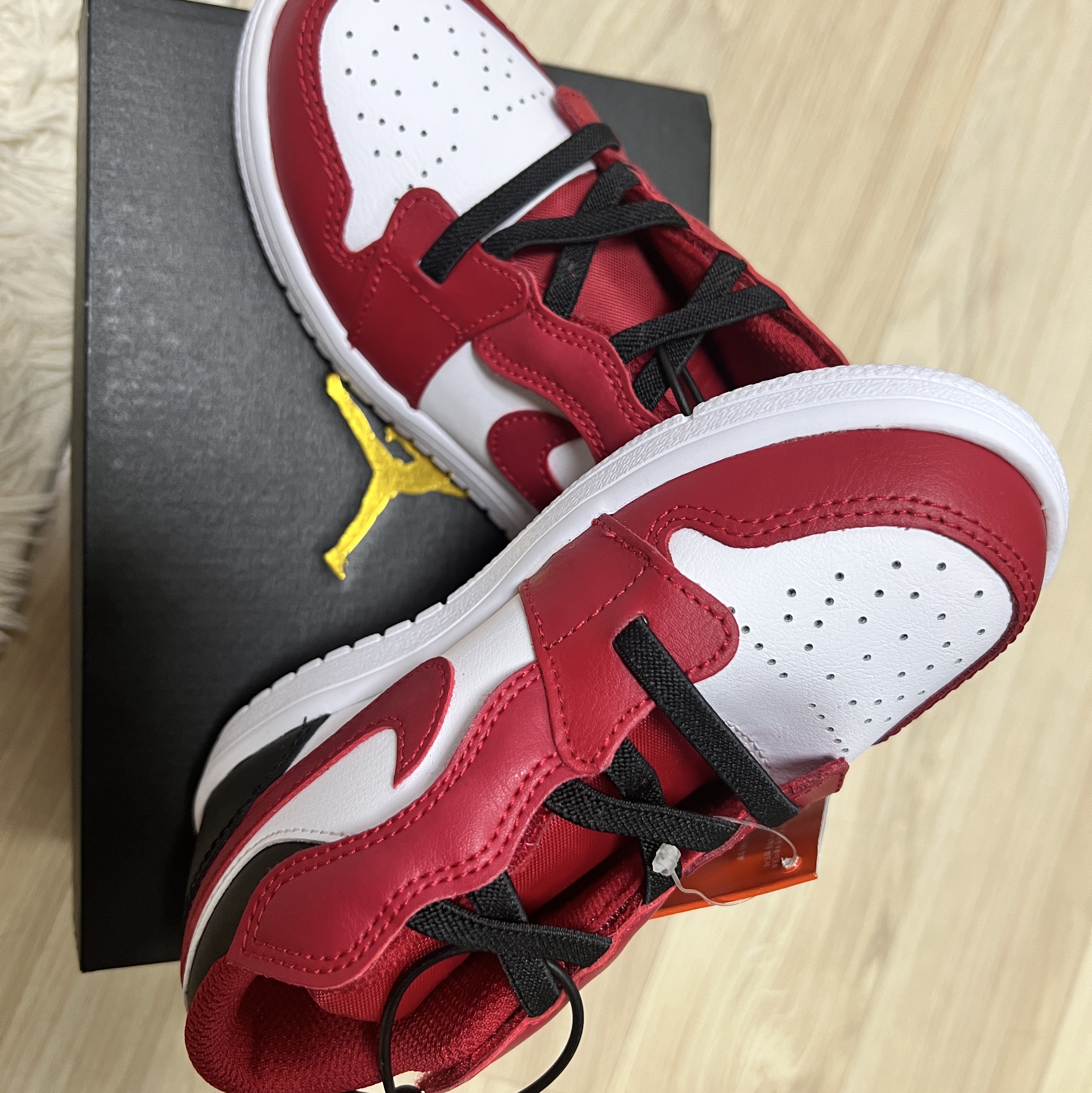 (TD) Jordan 1 Low Alt White Gym Red Black 착용 스타일