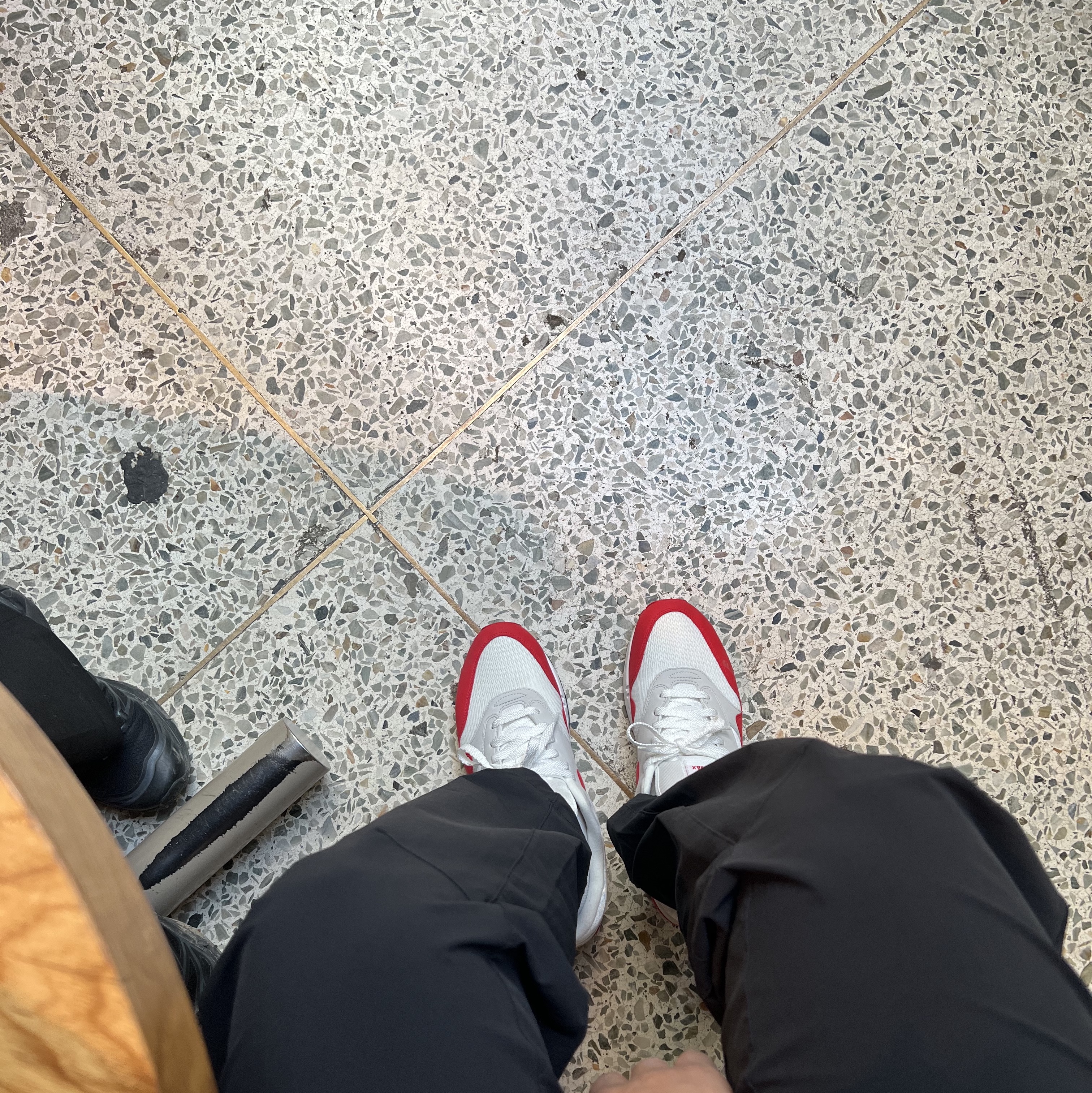 Nike Air Max 1 Anniversary Red (2017/2018 Restock Pair), Salomon XT-6 ADV Black 착용 스타일