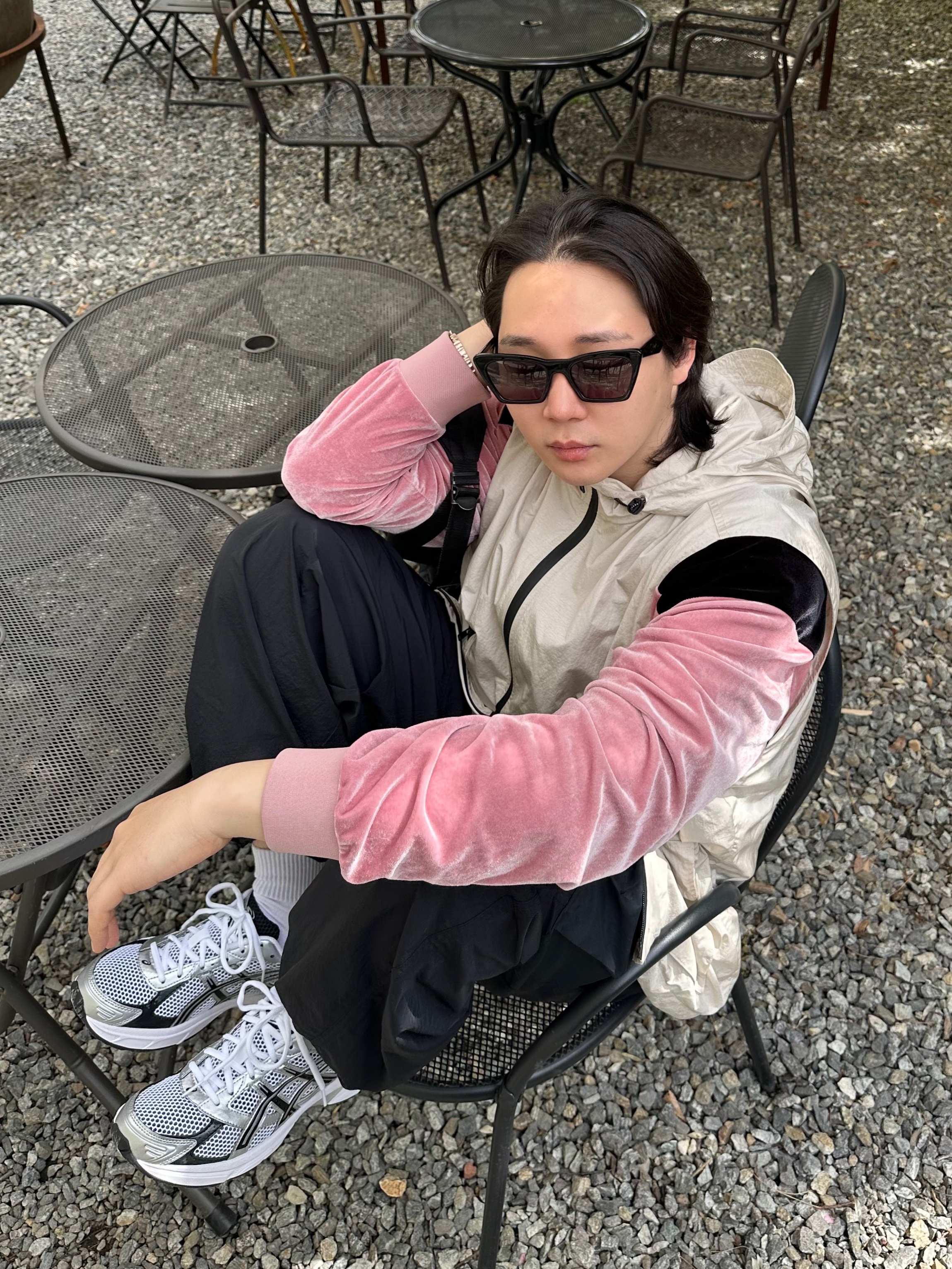 Asics Gel-1130 White Black, CDG Backpack Black 착용 스타일 - 1