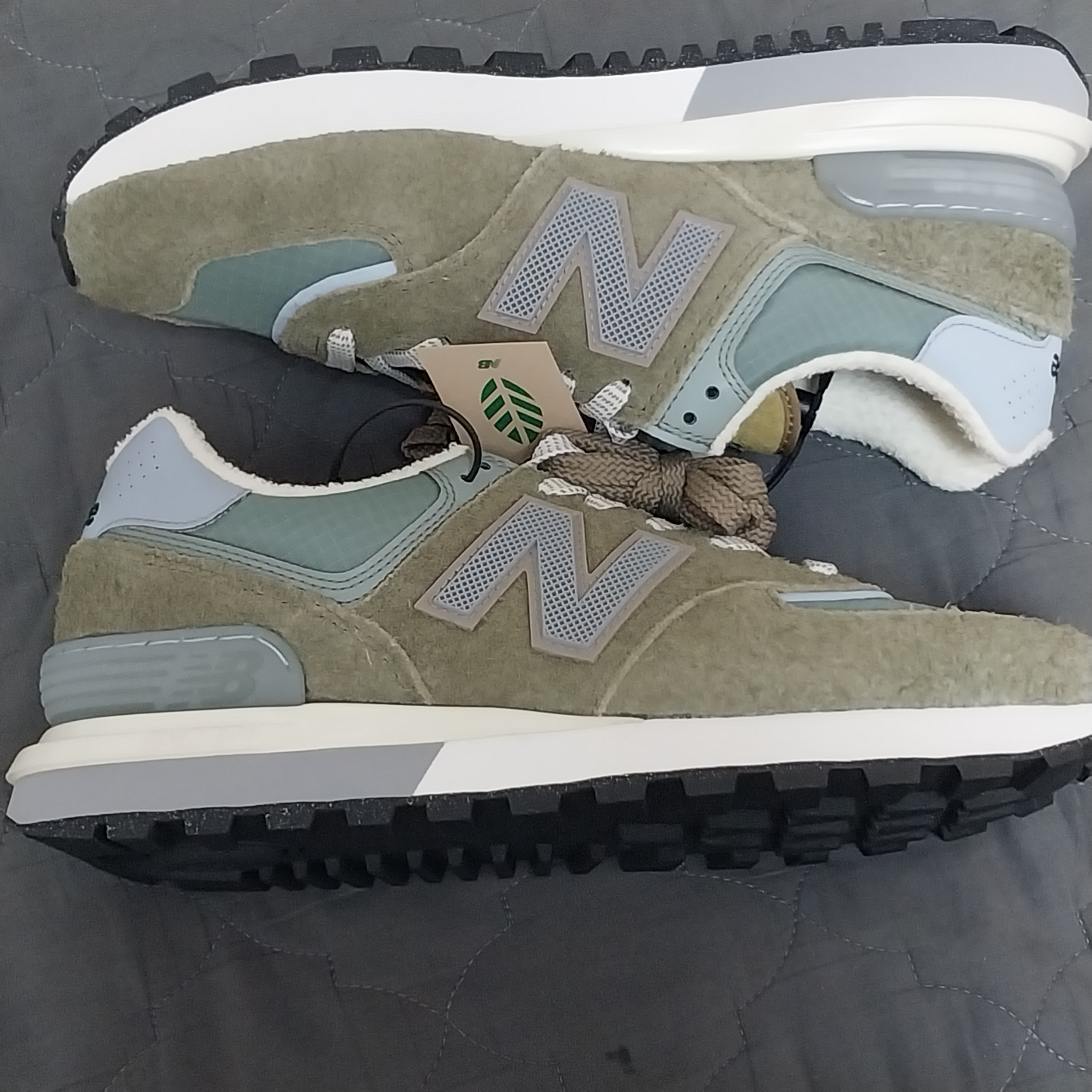 New Balance x Stone Island 574 Legacy Green 착용 스타일