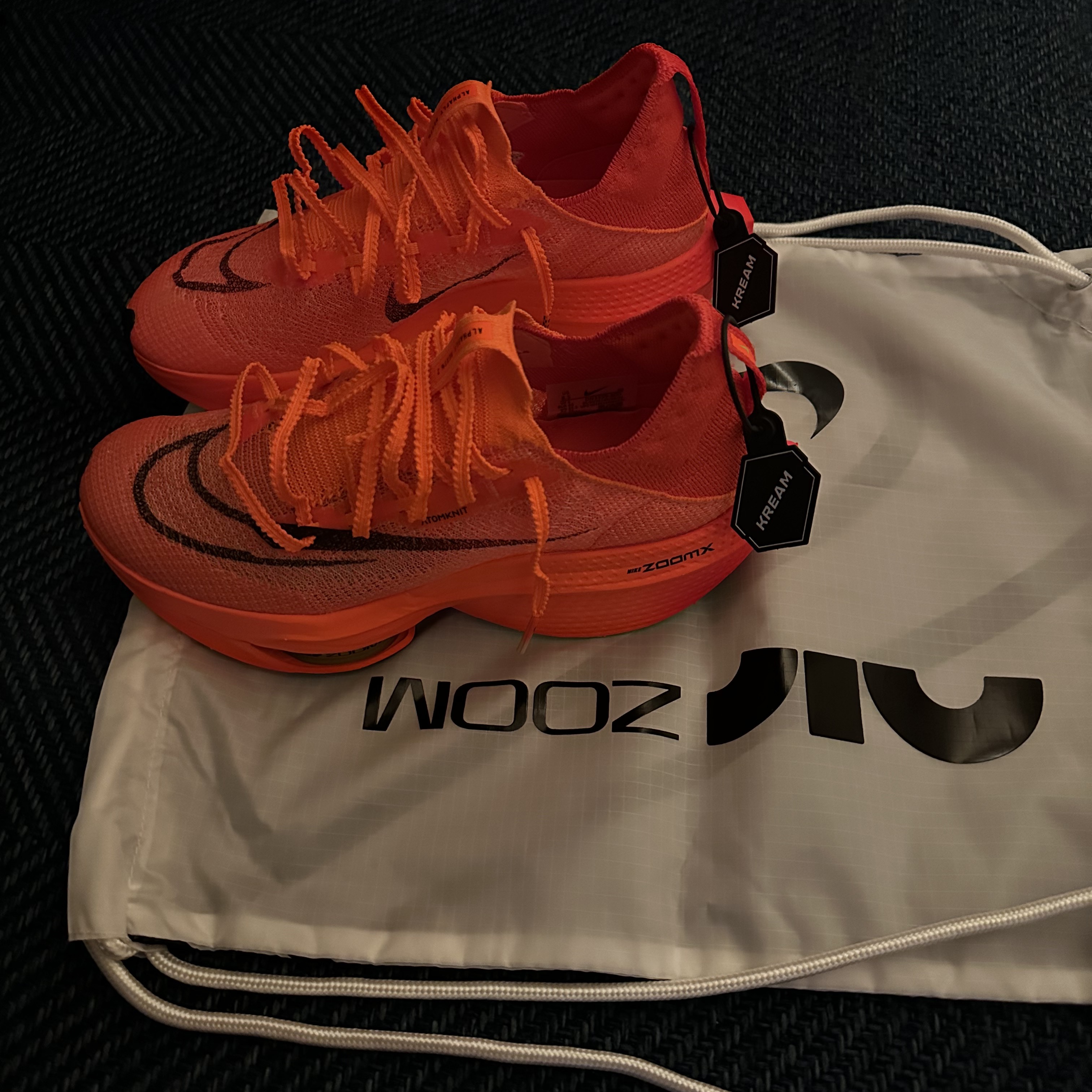 (W) Nike Air Zoom Alphafly Next% 2 Total Orange Black 착용 스타일