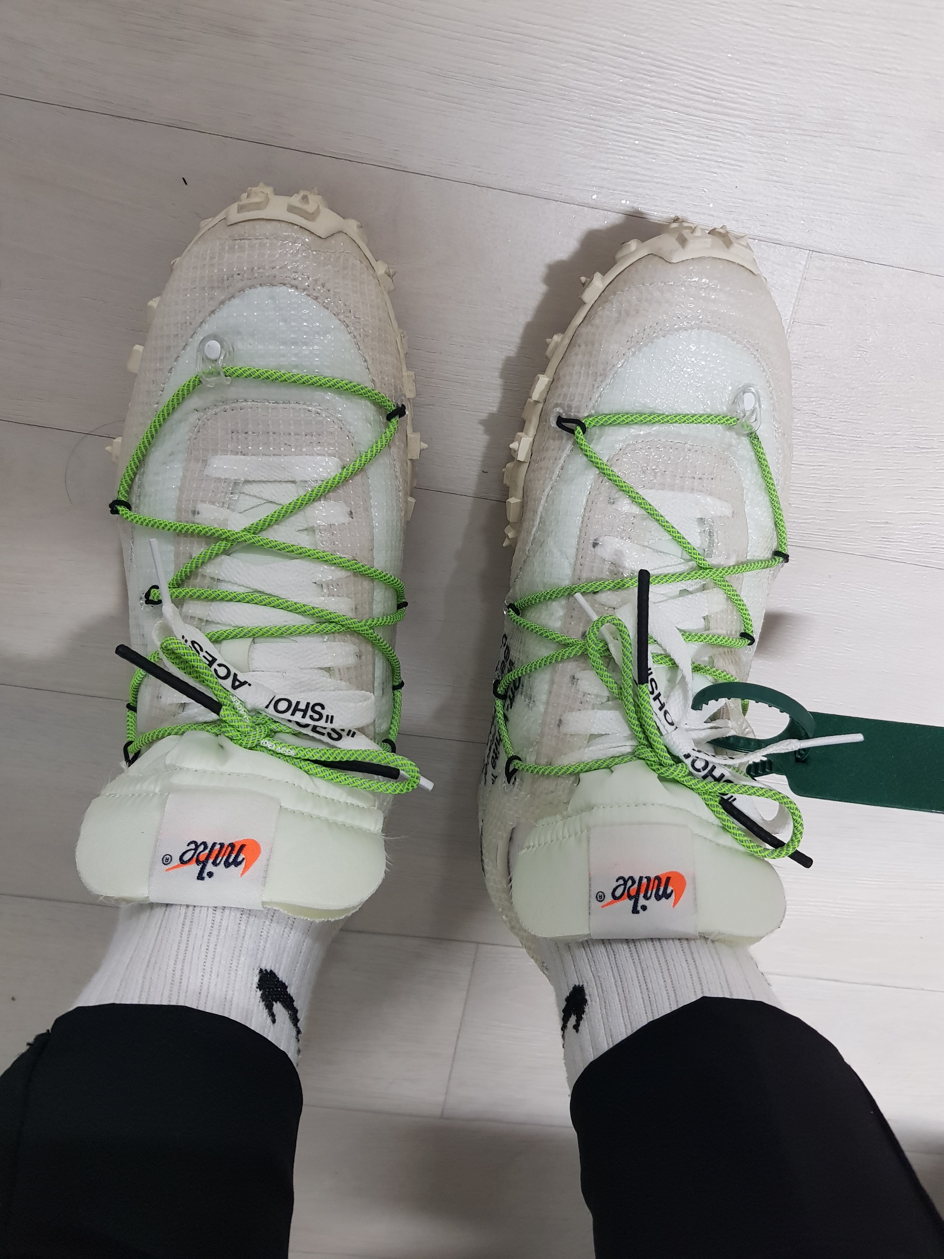 (W) Nike x Off-White Waffle Racer White 착용 스타일
