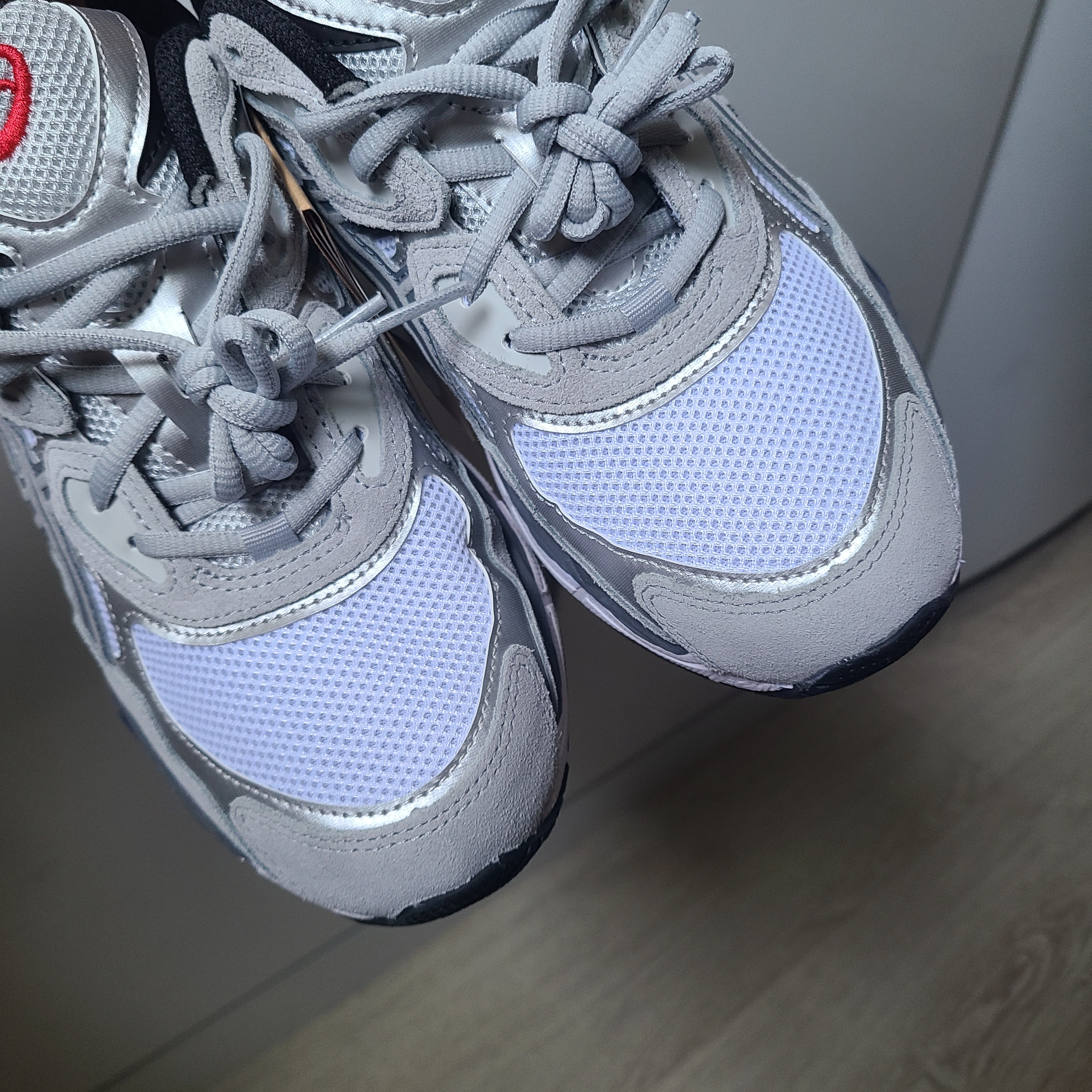 Asics Gel-NYC White Steel Grey 착용 스타일 - 1