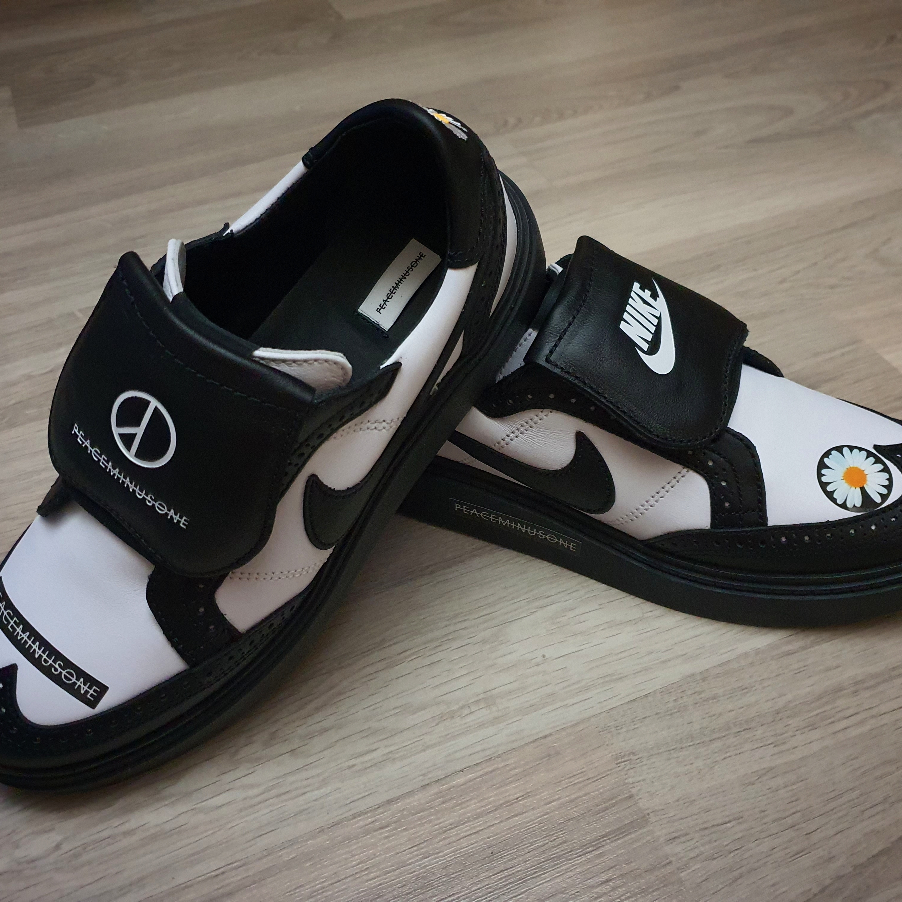 Nike x Peaceminusone Kwondo1 Black and White 착용 스타일 - 3
