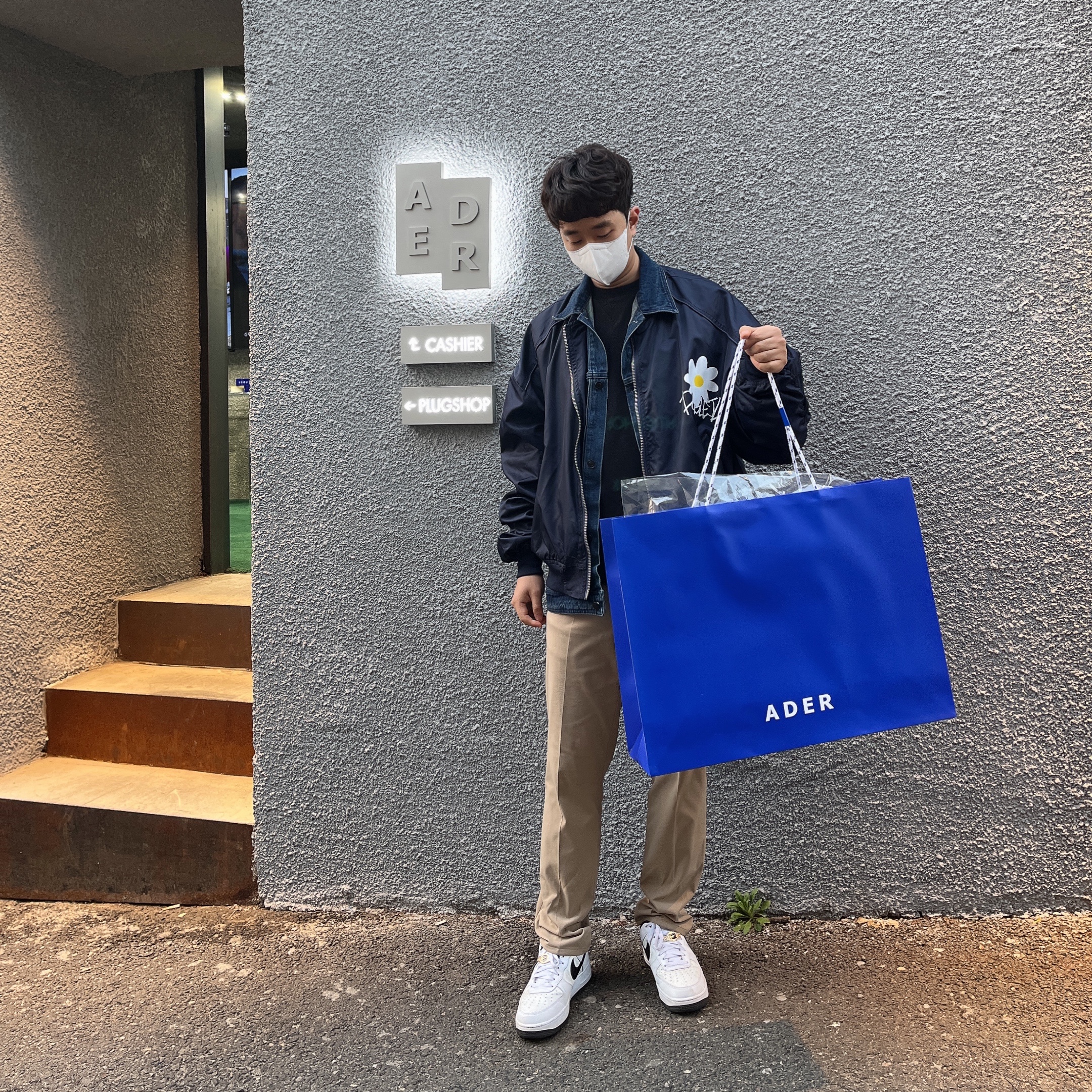 Nike Air Force 1 '07 LV8 EMB World Champions White Black, Wooyoungmi Cotton Long Sleeve Back Logo T-Shirt Black - 22FW 착용 스타일 - 1