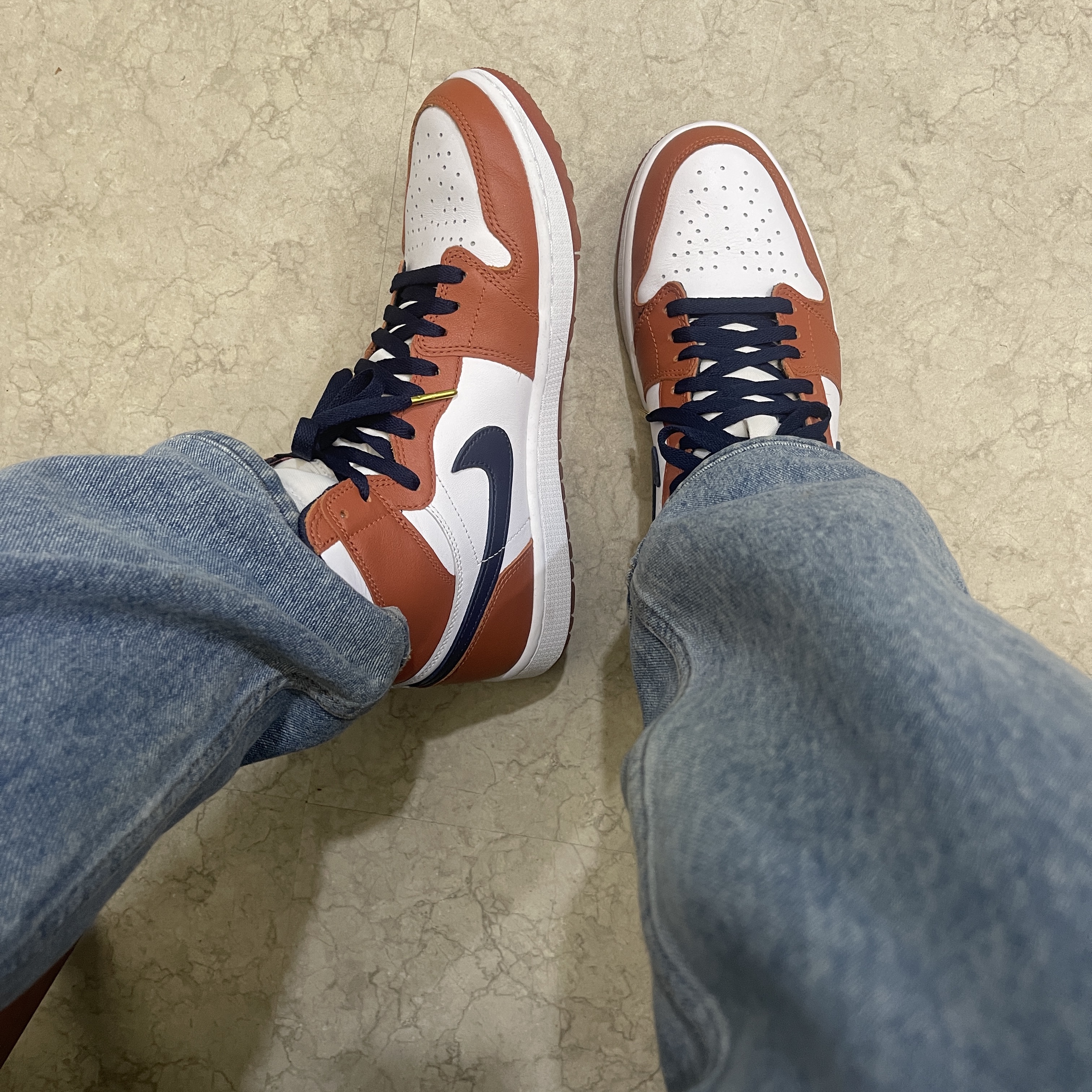 Jordan 1 x Eastside Golf High Golf Burnt Sunrise White 착용 스타일
