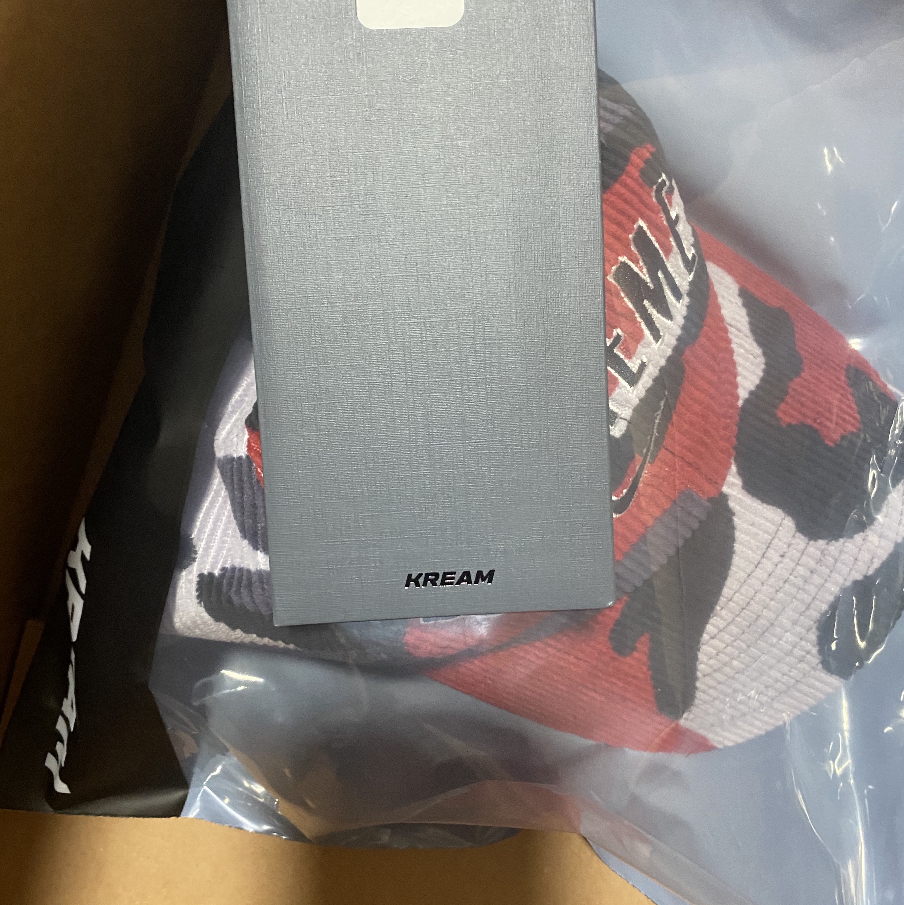 Supreme x Nike Arc Corduroy 6-Panel Red Camo - 22SS 착용 스타일 - 4