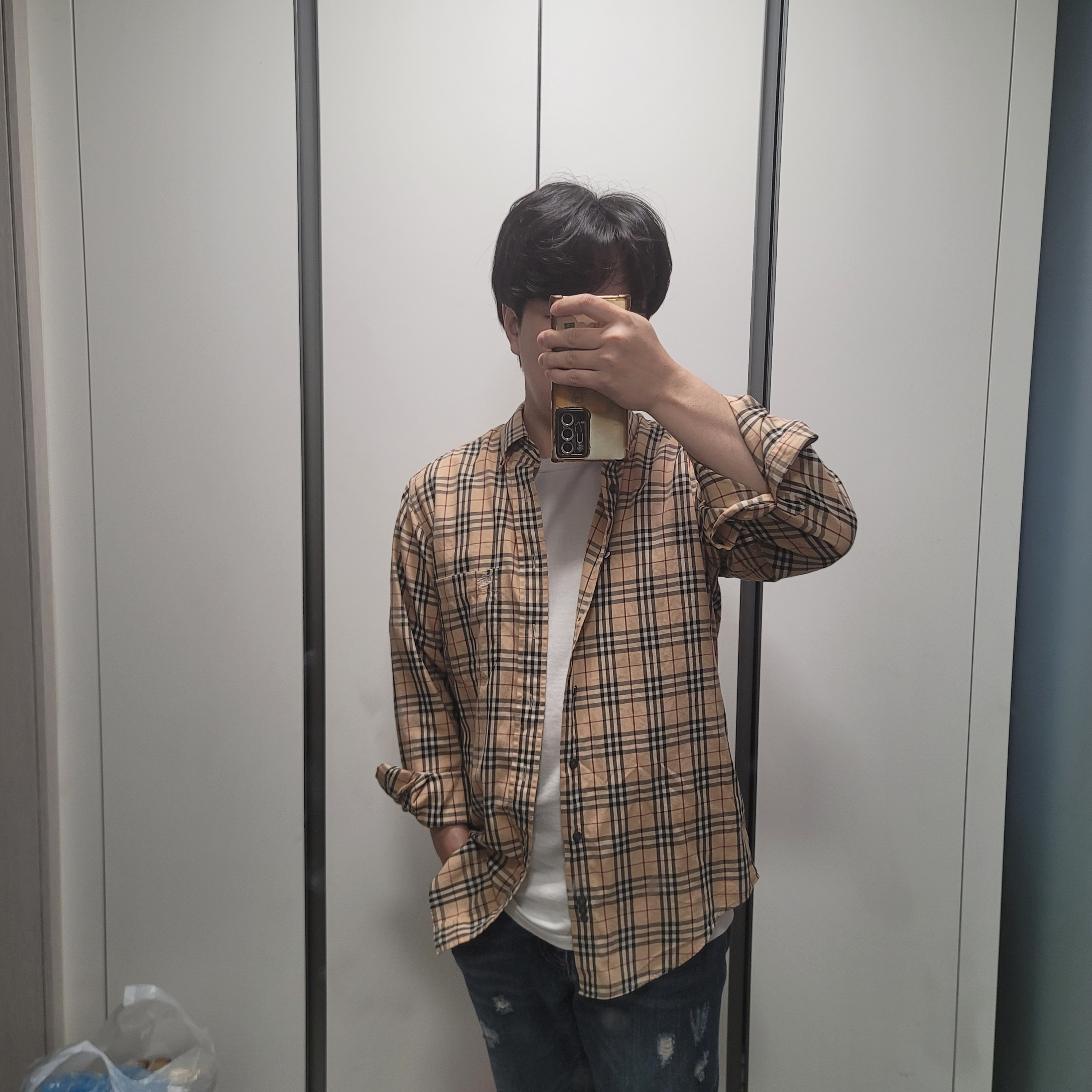 Burberry Small Scale Check Stretch Cotton Shirt Archive Beige, Burberry Check Cotton Poplin Shirt Archive Beige 착용 스타일