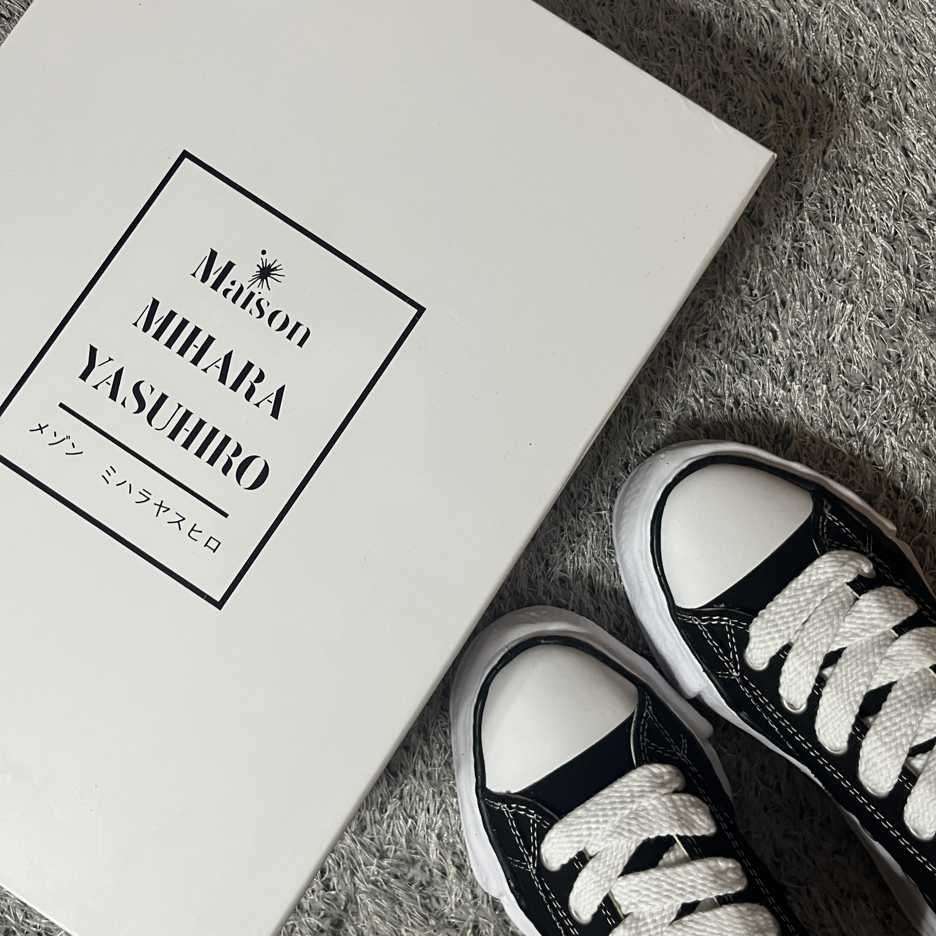 Maison Mihara Yasuhiro Peterson OG Sole Canvas Low Sneakers Black 착용 스타일