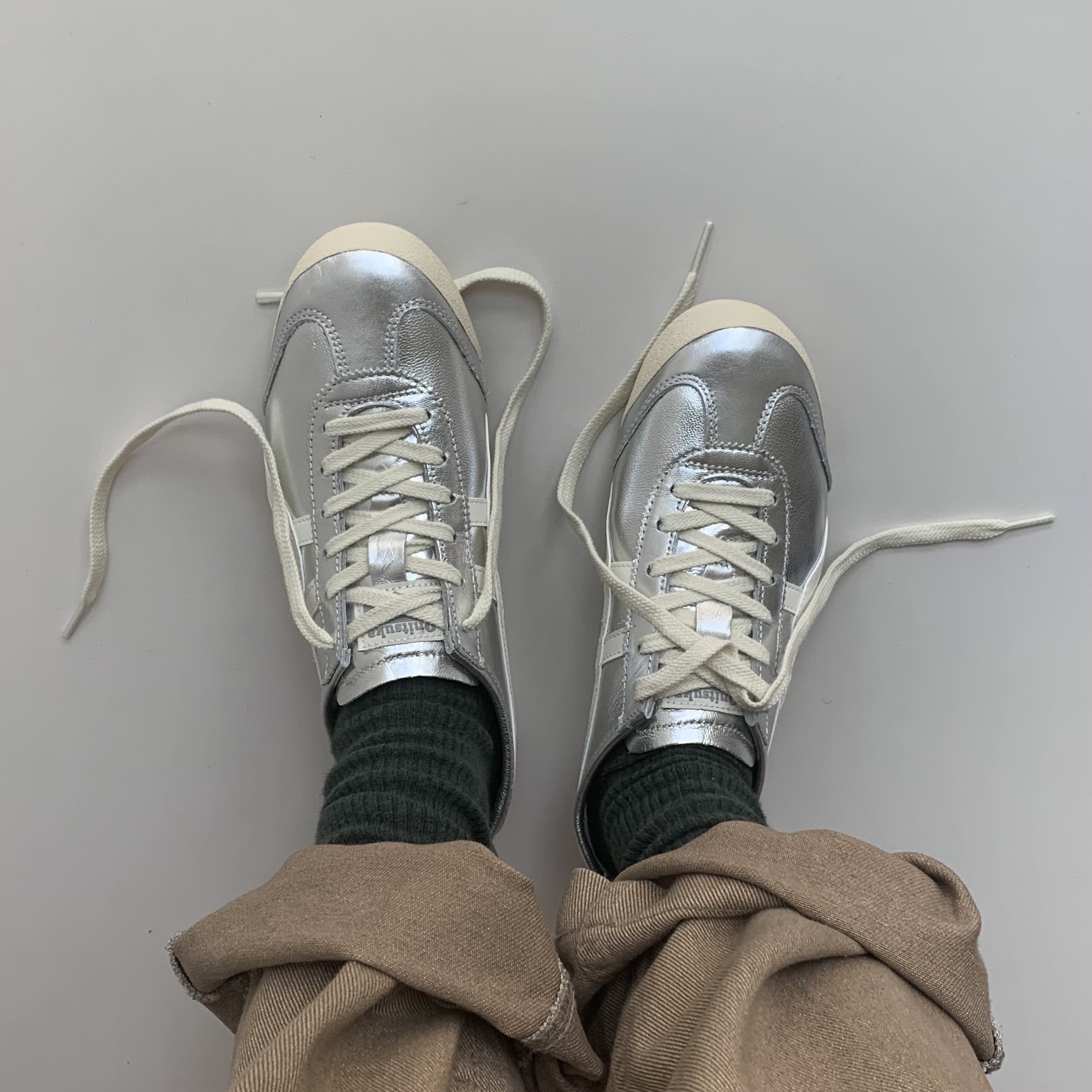 Onitsuka Tiger Mexico 66 White Silver 착용 스타일