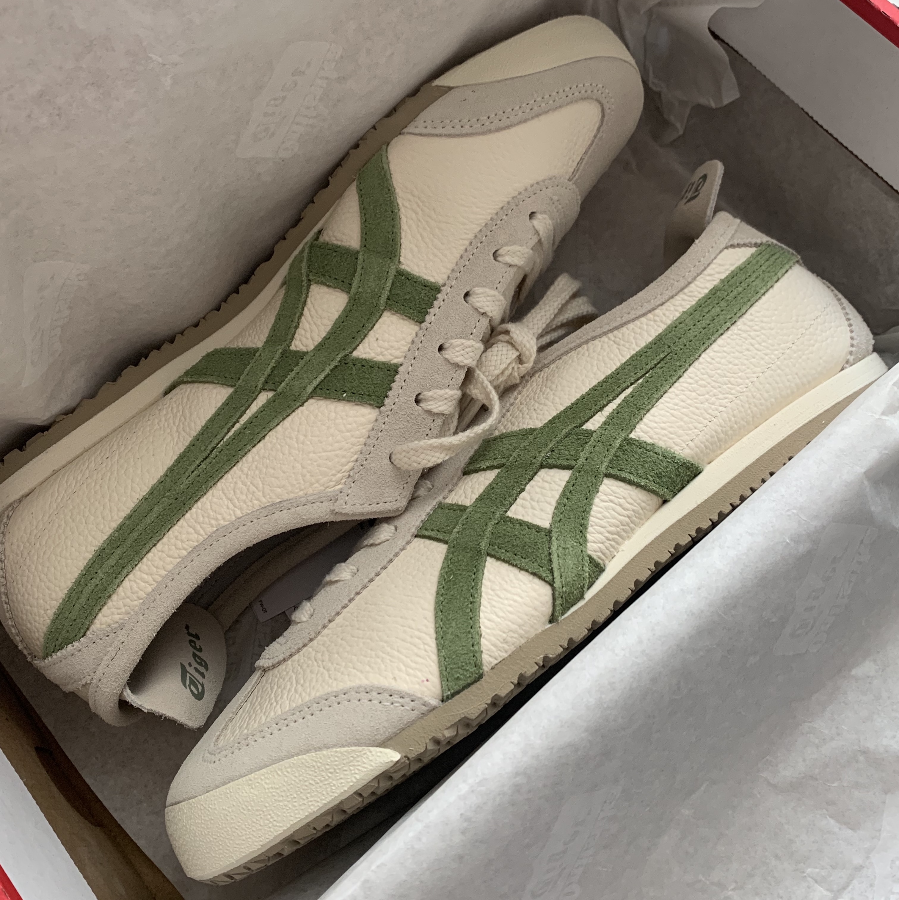 Onitsuka Tiger Mexico 66 Vintage Birch Cactus Green 착용 스타일