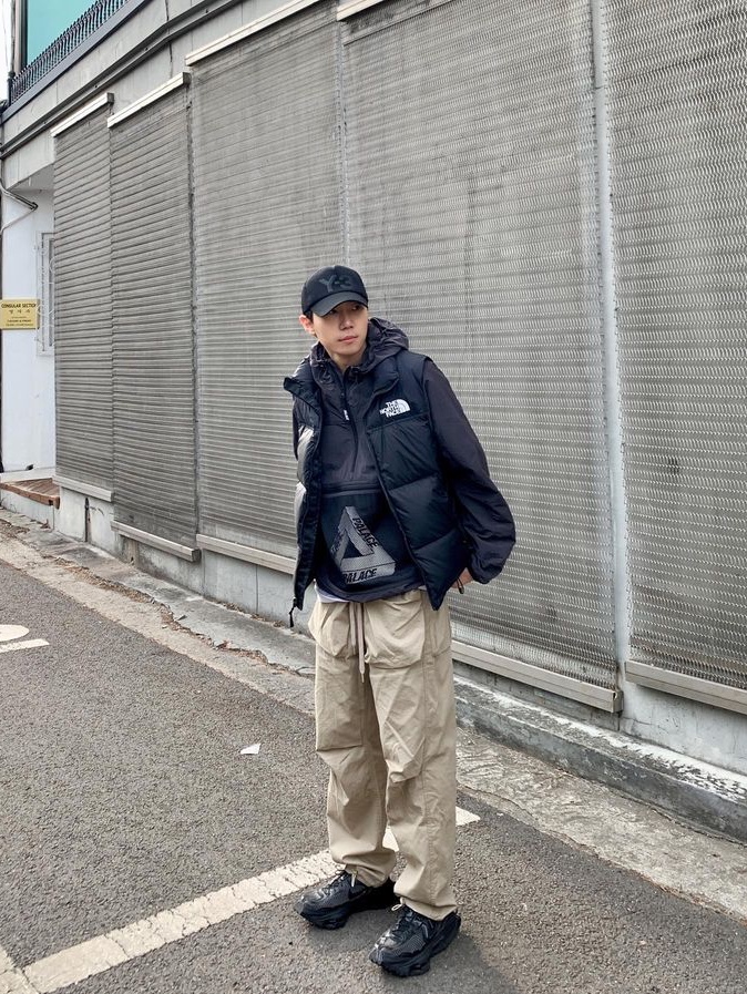 Nike x Matthew M Williams Zoom 004 Triple Black, The North Face 1996 Retro Nuptse Vest Black 착용 스타일 - 2
