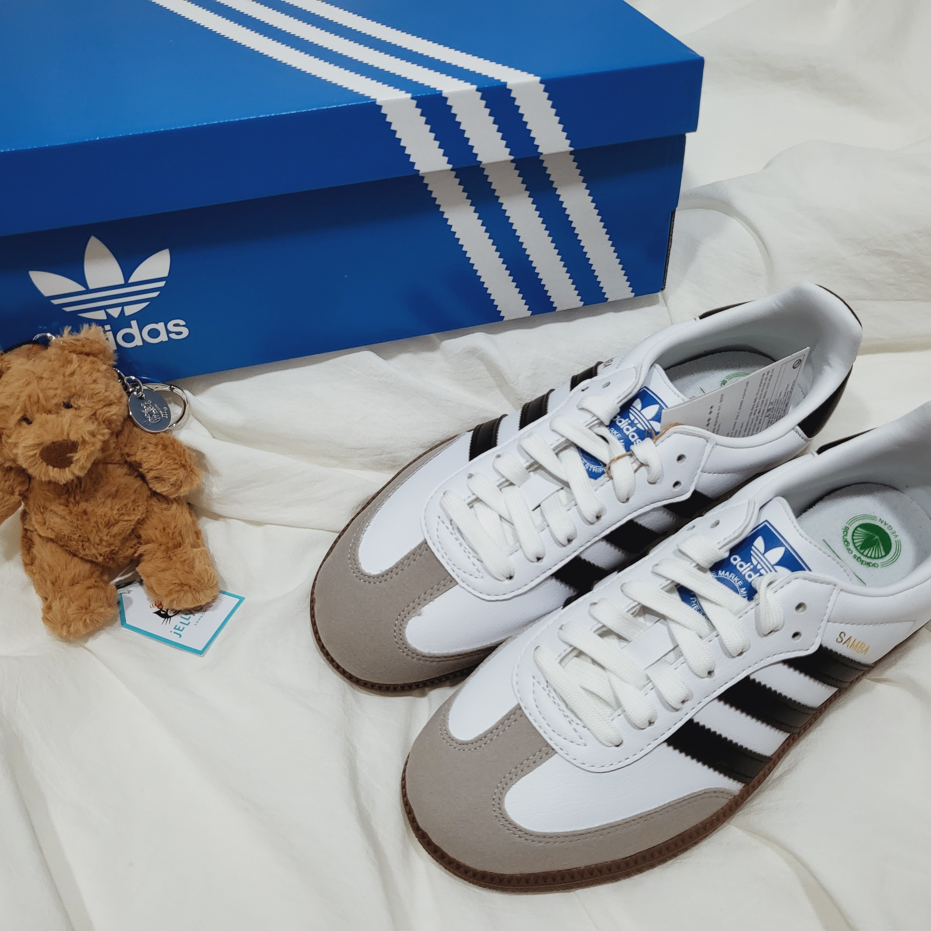 Jellycat Bartholomew Bear Bag Charm Brown, Adidas Samba Vegan White Black 착용 스타일