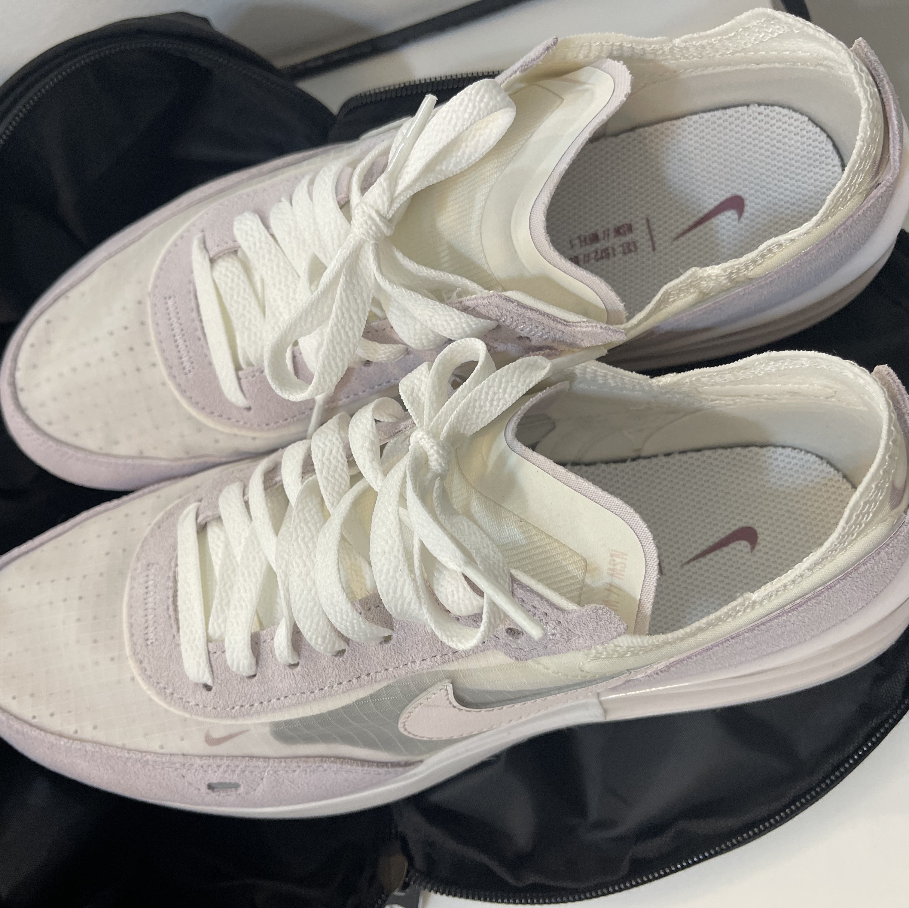 (W) Nike Waffle One Light Soft Pink 착용 스타일 - 1