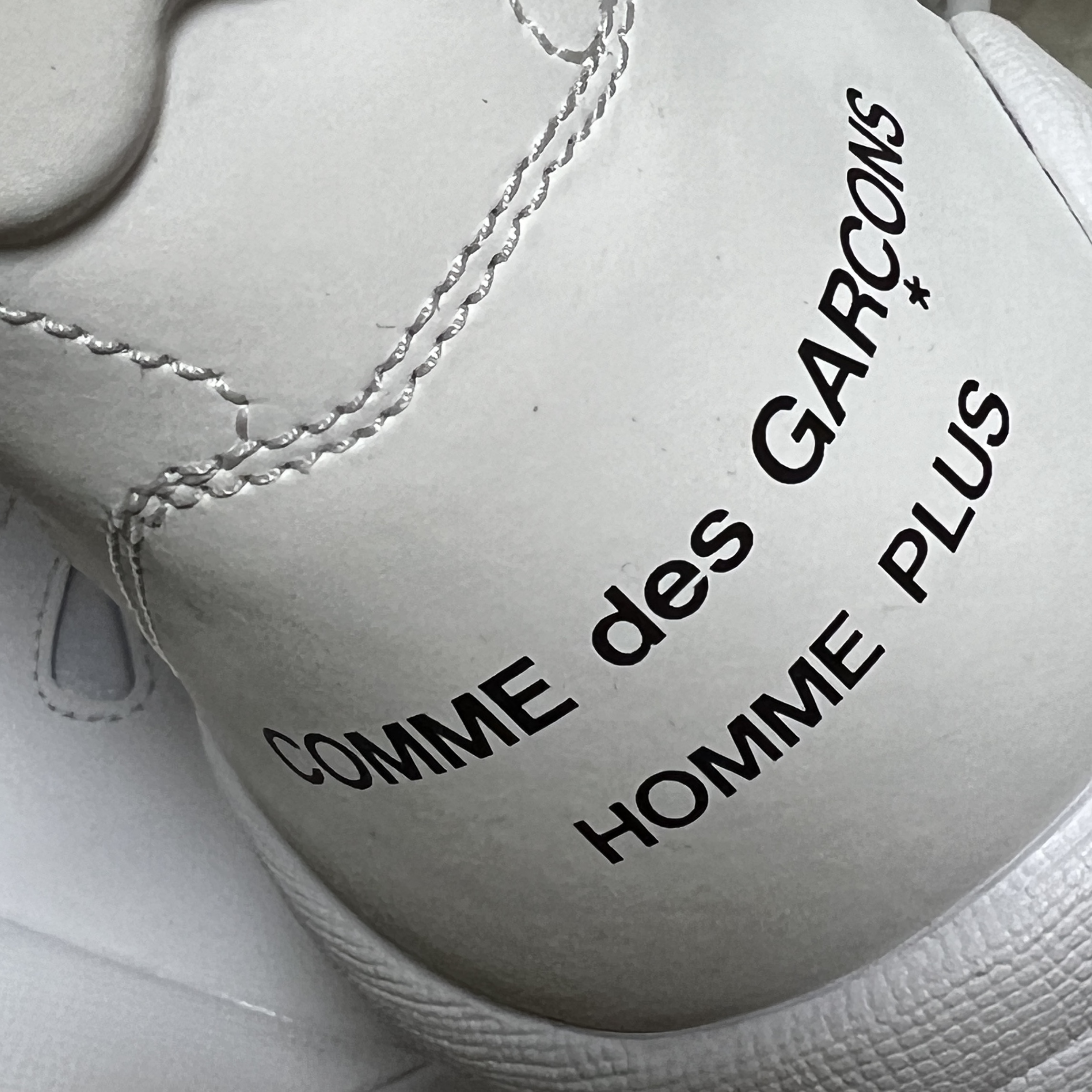 Nike x Comme des Garcons Homme Plus Air Carnivore White 착용 스타일 - 2