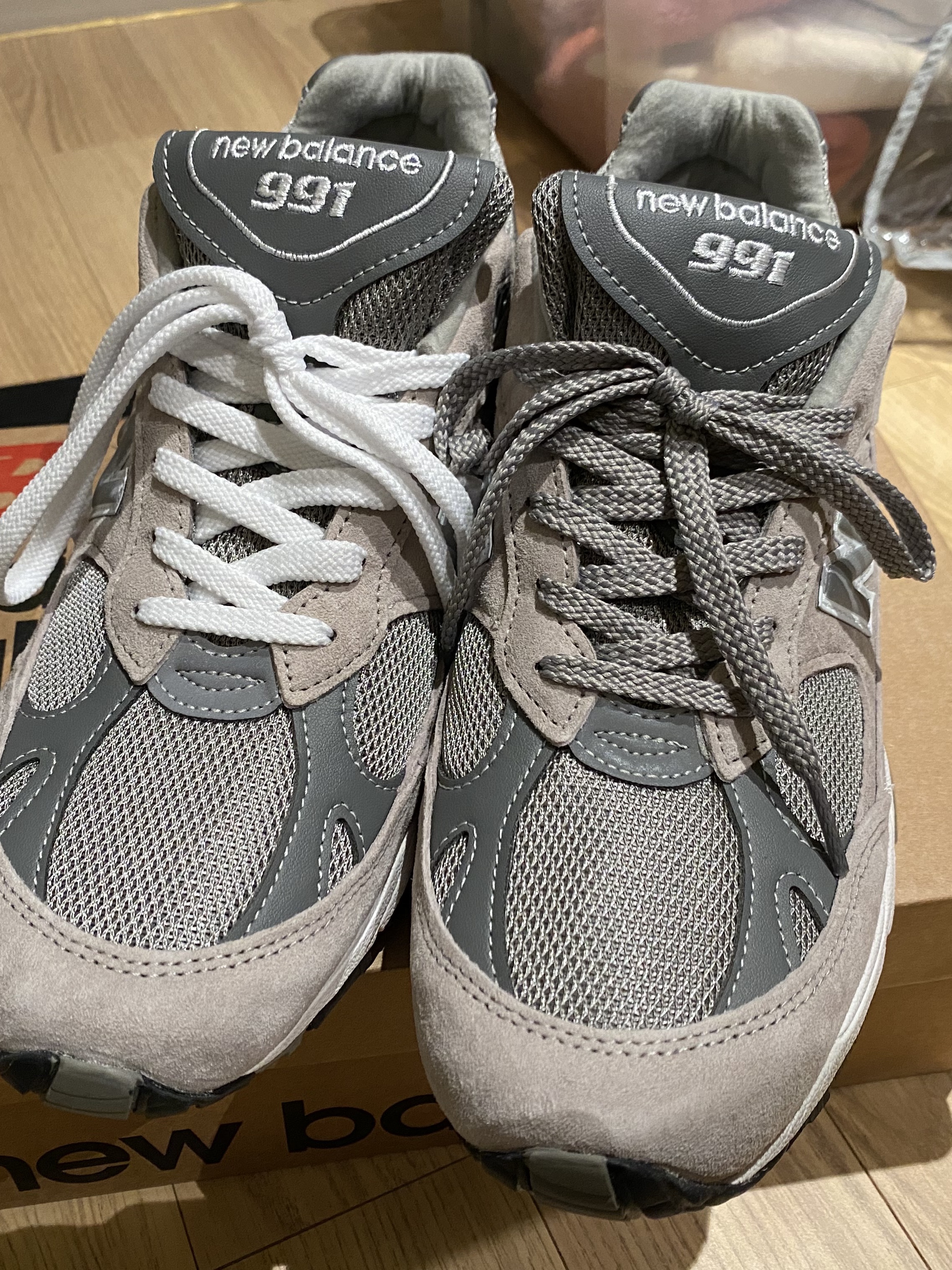 New Balance 991 Made in UK Grey 착용 스타일 - 1