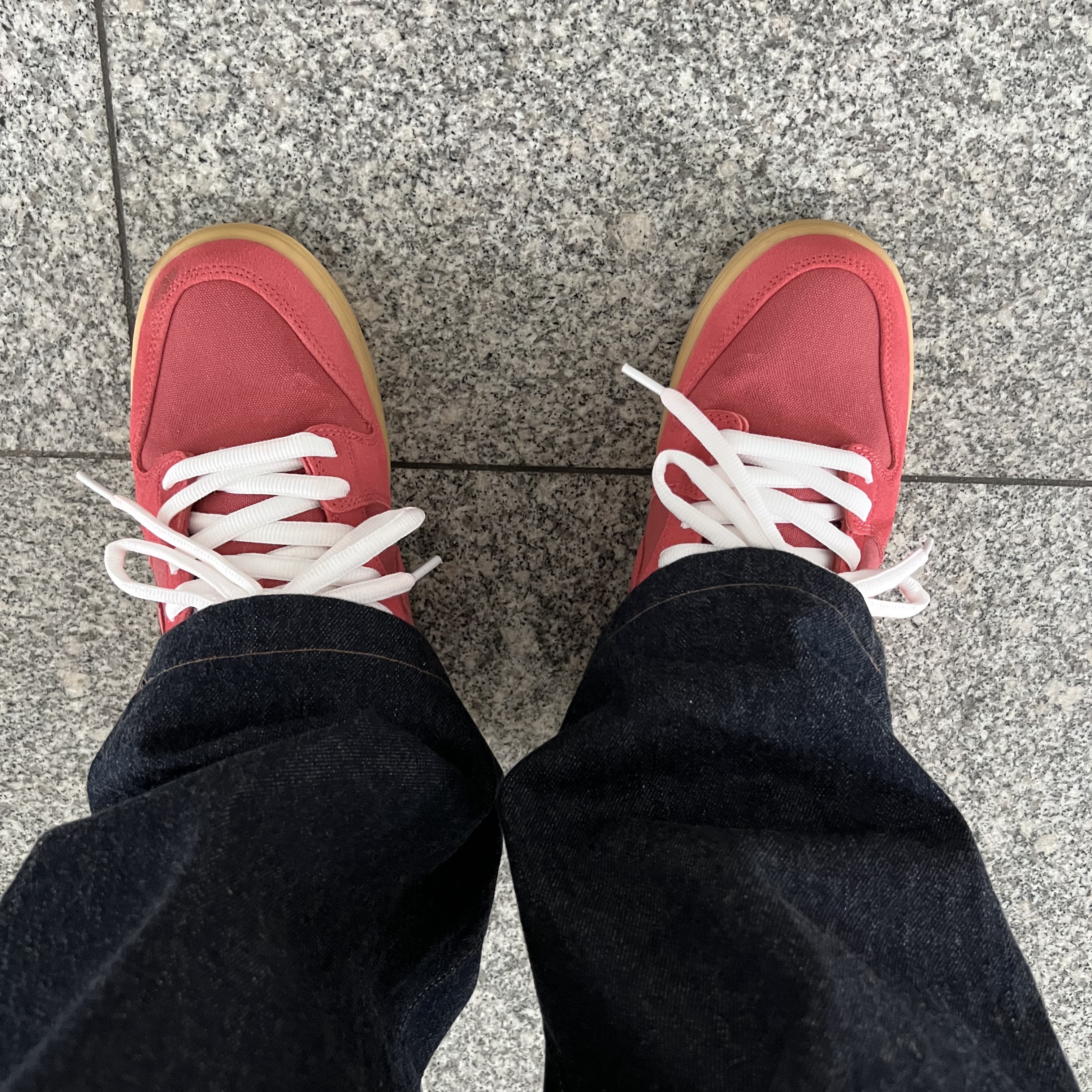Nike SB Dunk Low Adobe 착용 스타일 - 1