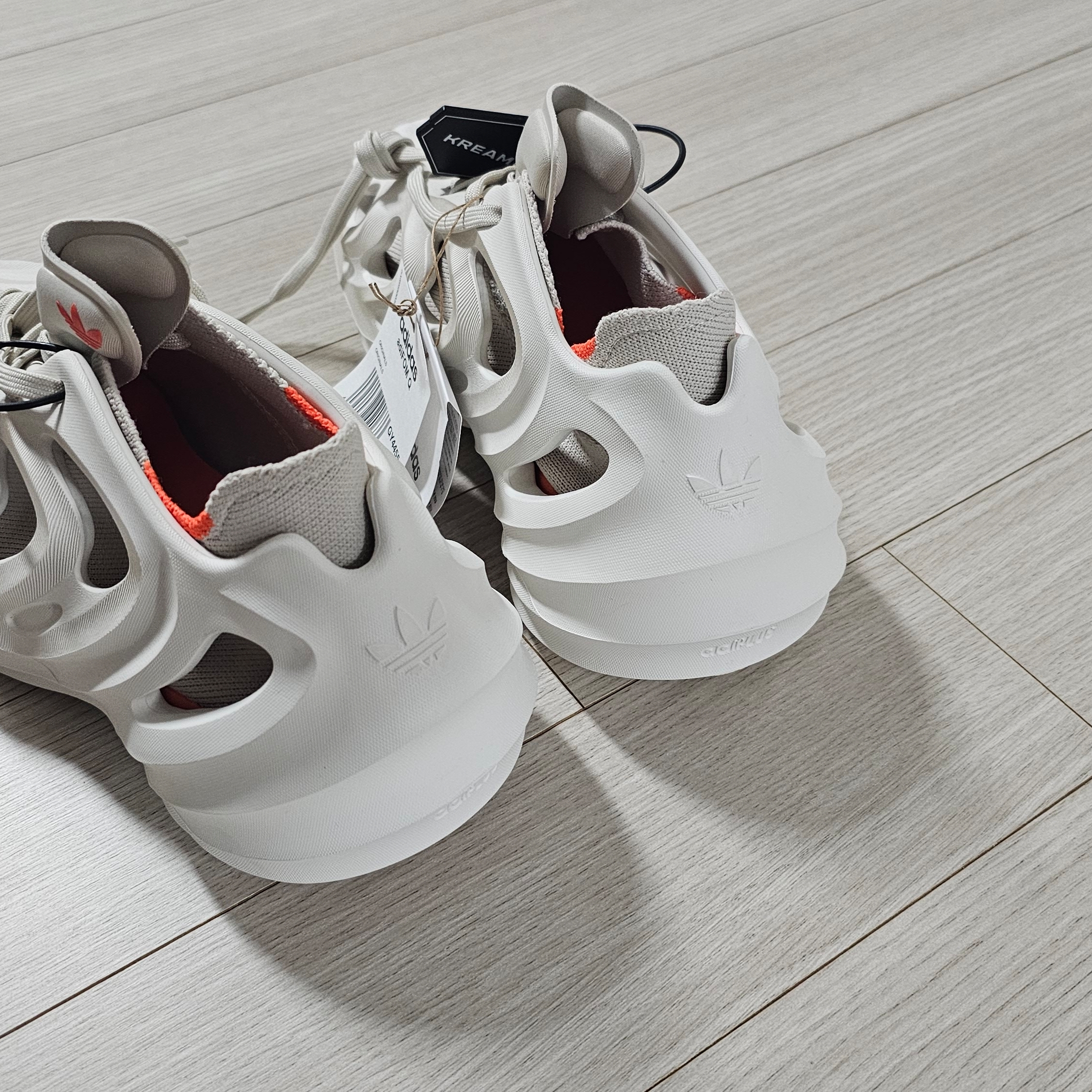 Adidas Adifom Q Off White 착용 스타일 - 4