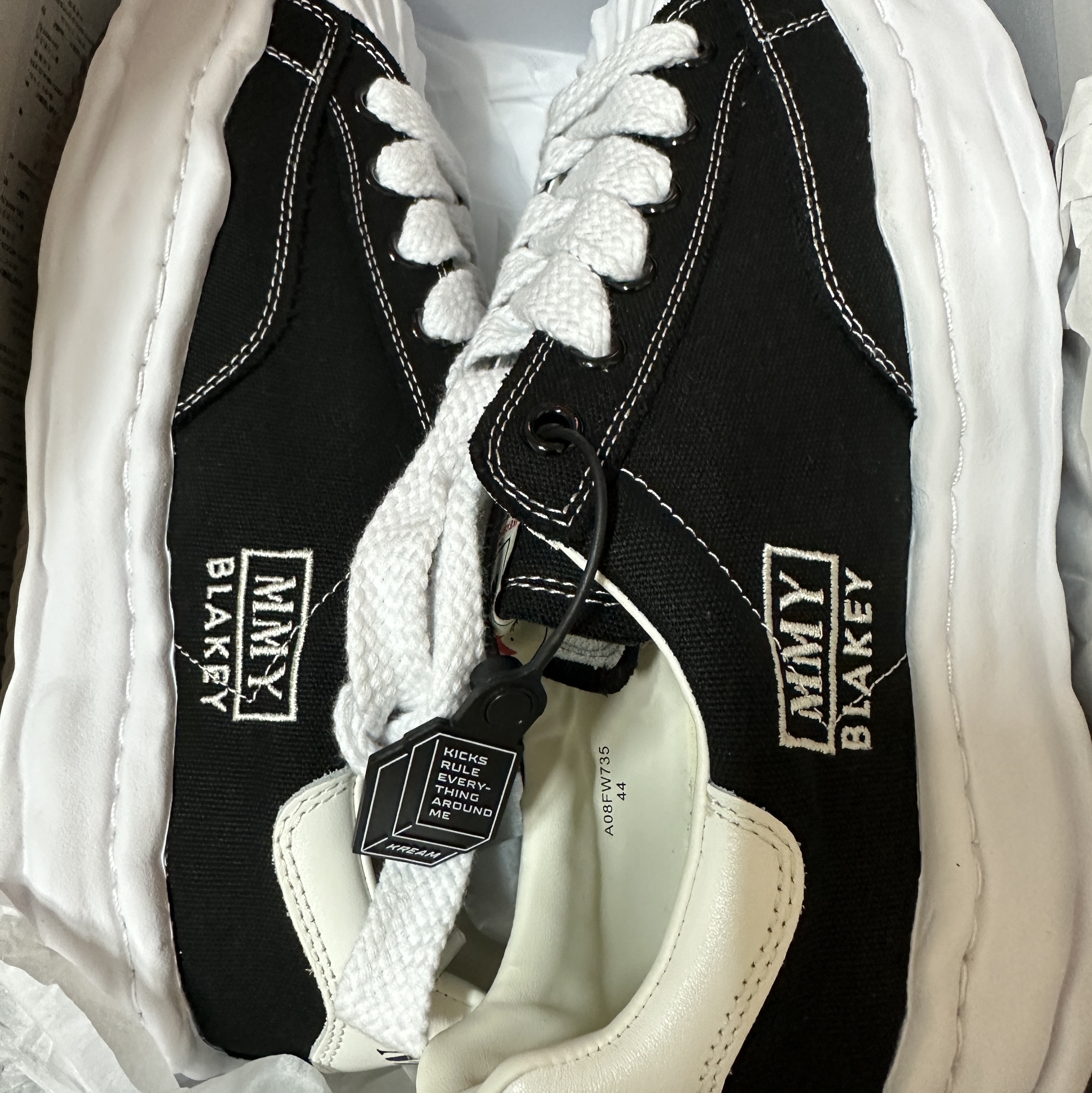 Maison Mihara Yasuhiro Blakey OG Sole Canvas Low-top Sneakers Black White 착용 스타일