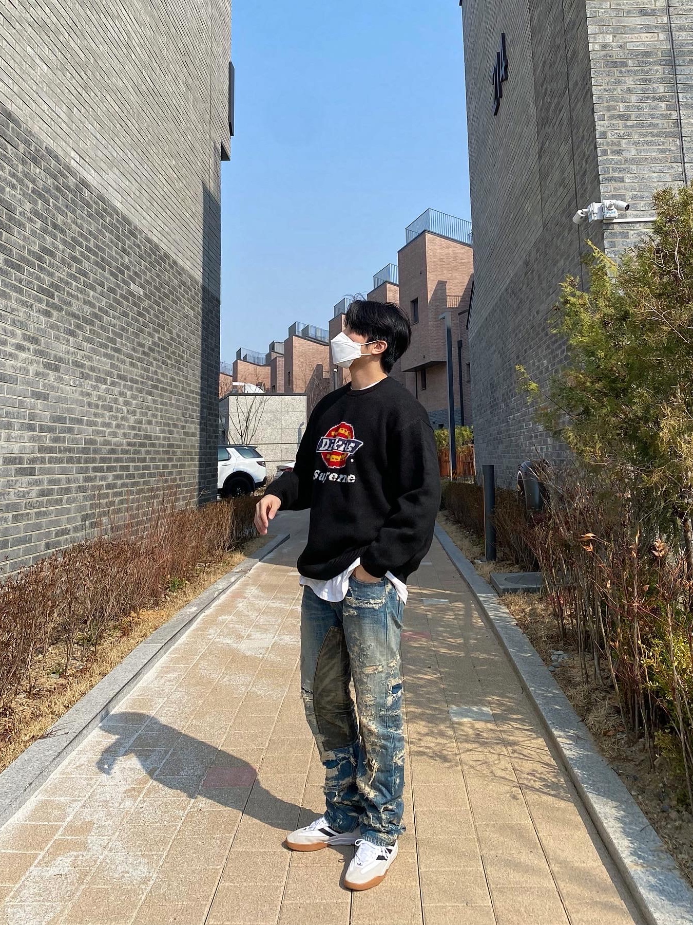Supreme x Dickies Sweater Black - 22FW, Adidas Copa Nationale Millennium Cloud White Core Black 착용 스타일 - 1