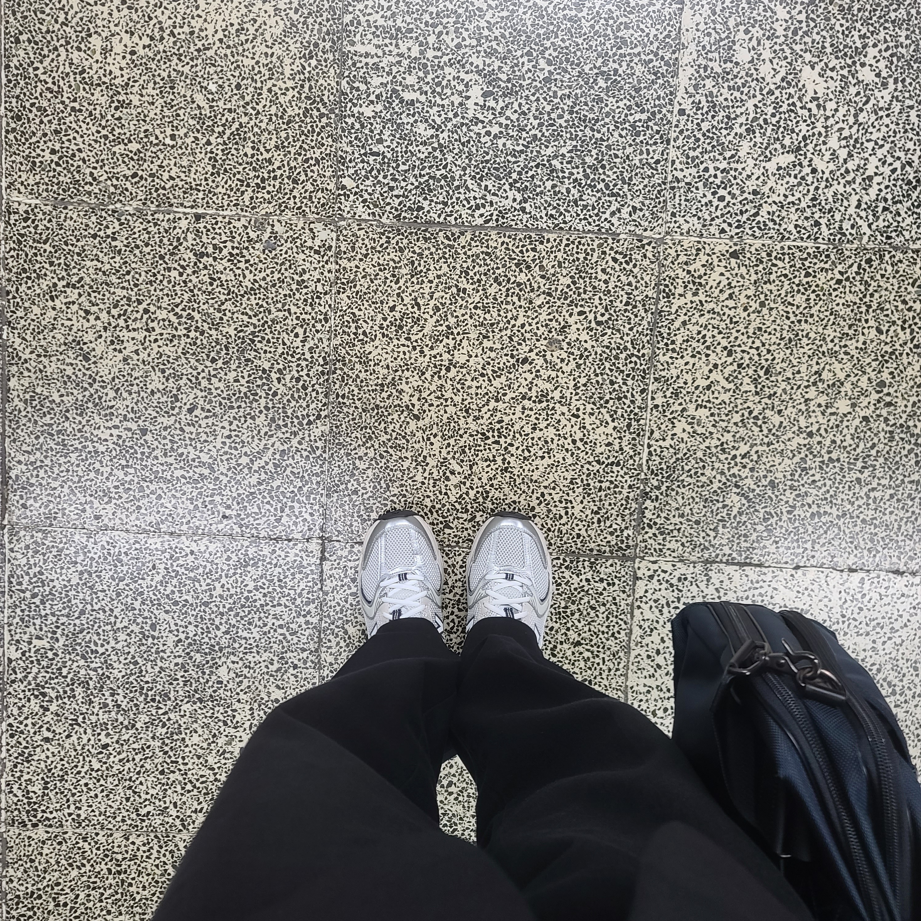 New Balance 530 Steel Grey 착용 스타일