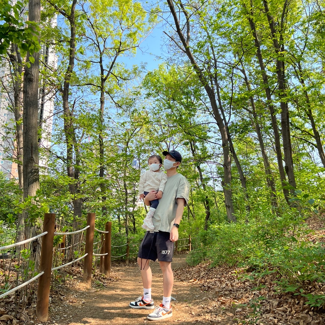 Essentials 1977 Shorts Iron - 22SS, Essentials T-Shirt Pistachio - 21FW 착용 스타일