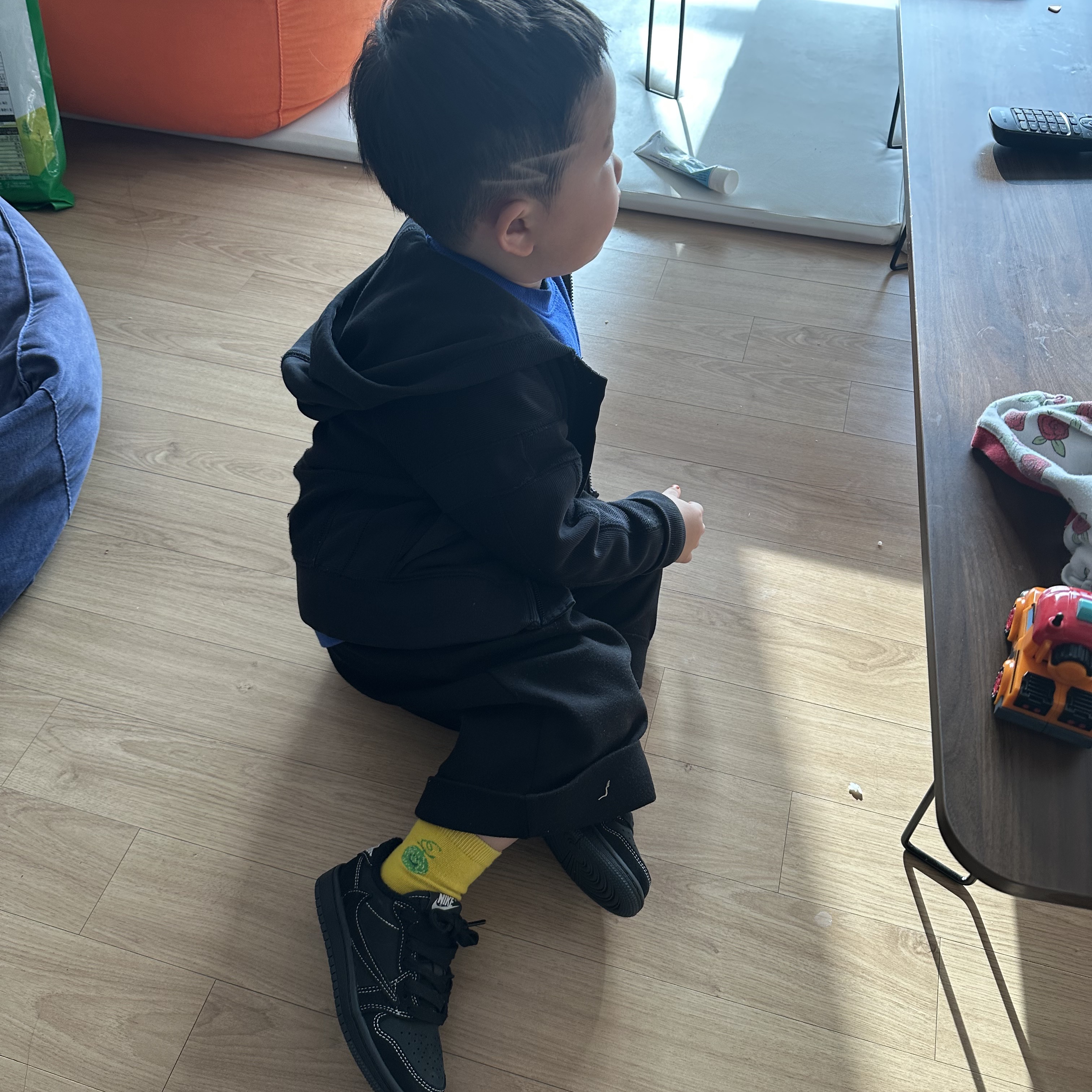 (PS) Jordan 1 x Travis Scott Retro Low OG SP Black Phantom 착용 스타일