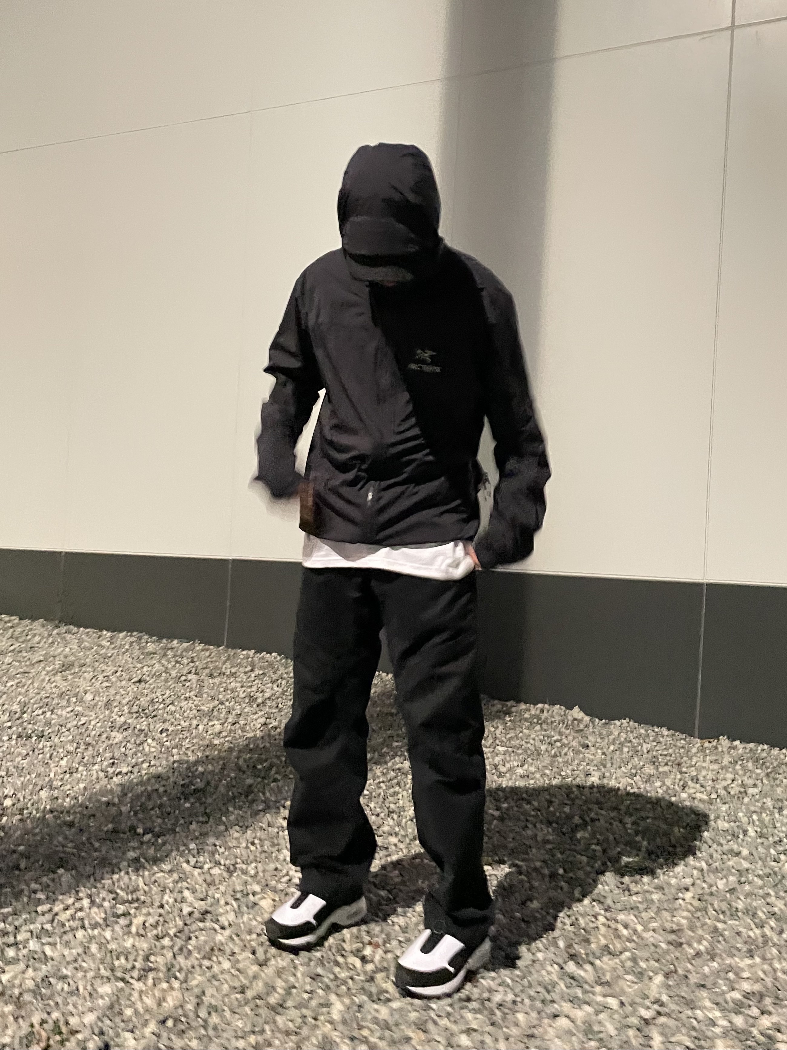 Arc'teryx Cronin Pants Black, Arc'teryx Squamish Hoody Black 착용 스타일 - 3