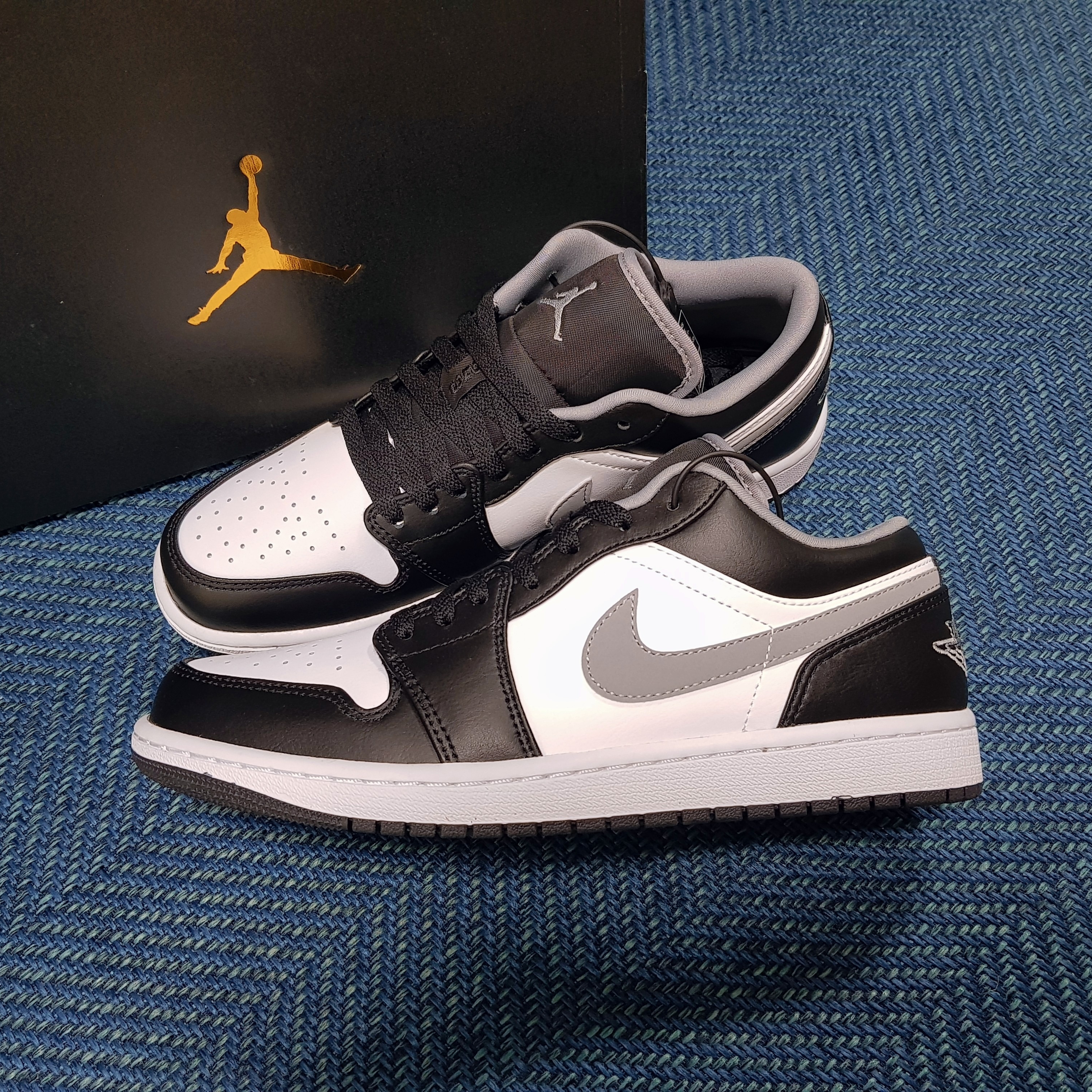 Jordan 1 Low Black Particle Grey 착용 스타일