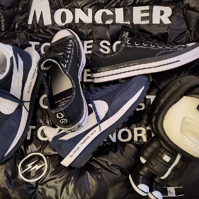 Converse x Moncler x Fragment Chuck 70 Ox Black, Nike x Sacai x Fragment LDWaffle Blackened Blue 착용 스타일