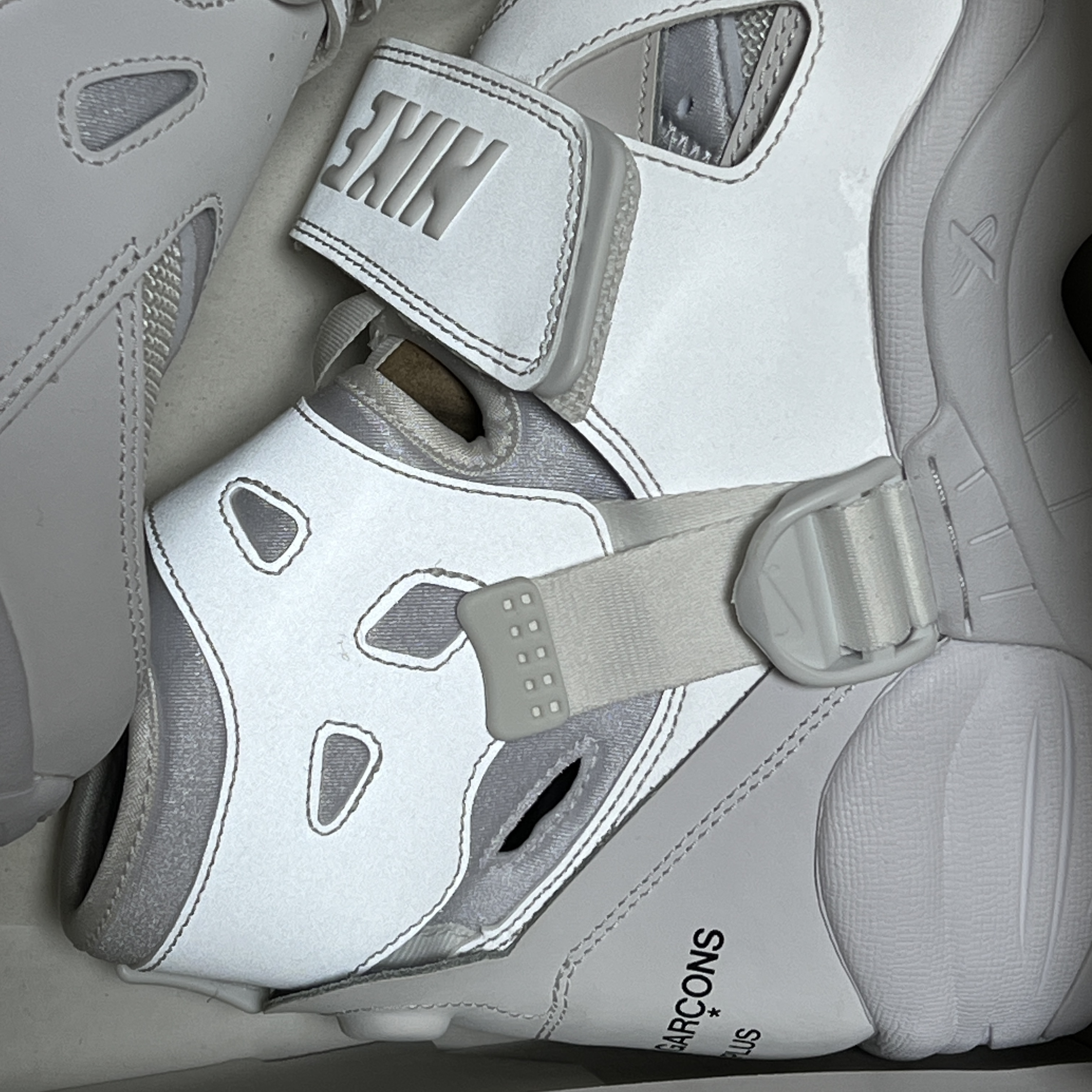 Nike x Comme des Garcons Homme Plus Air Carnivore White 착용 스타일 - 1