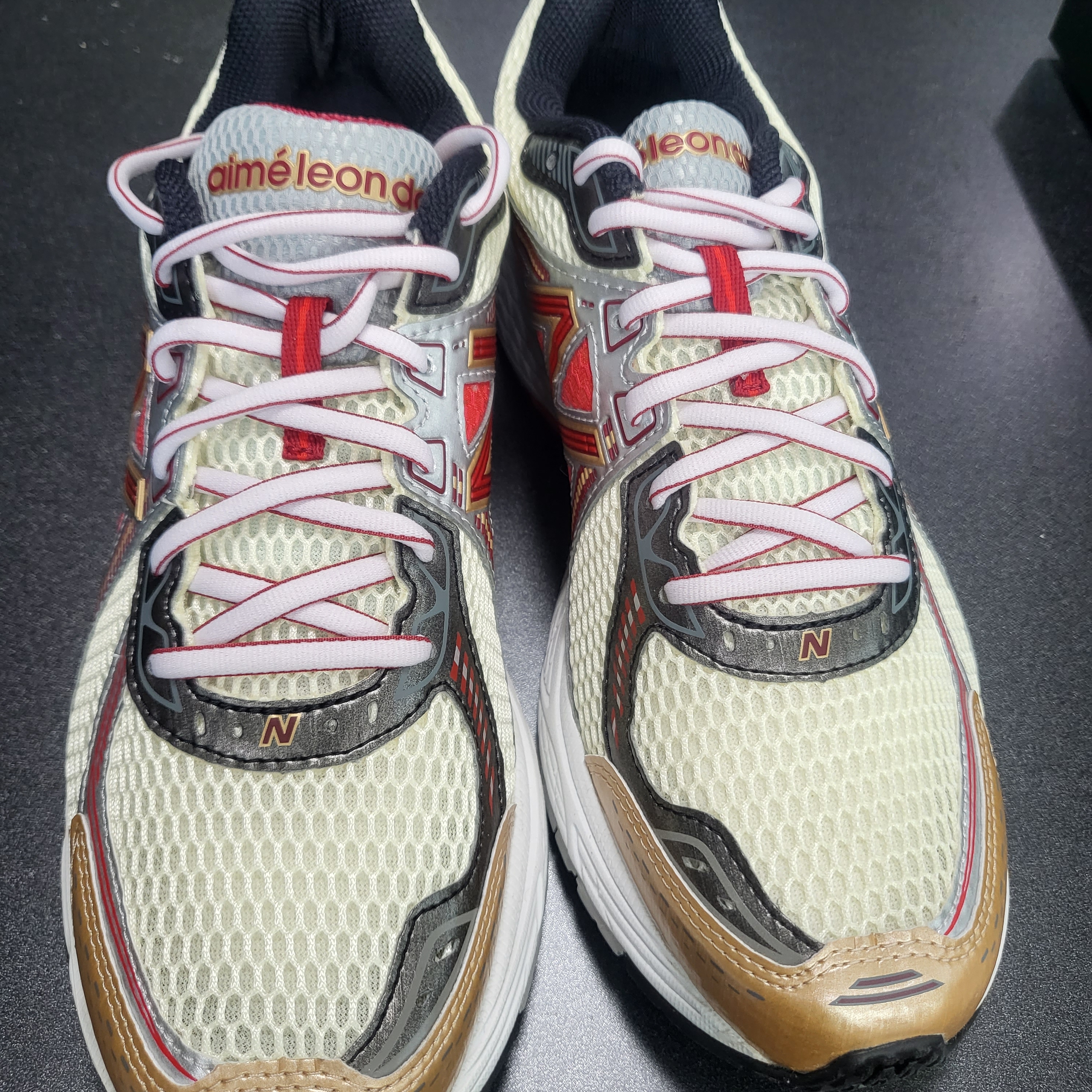 New Balance x Aime Leon Dore 860v2 Red 착용 스타일 - 2
