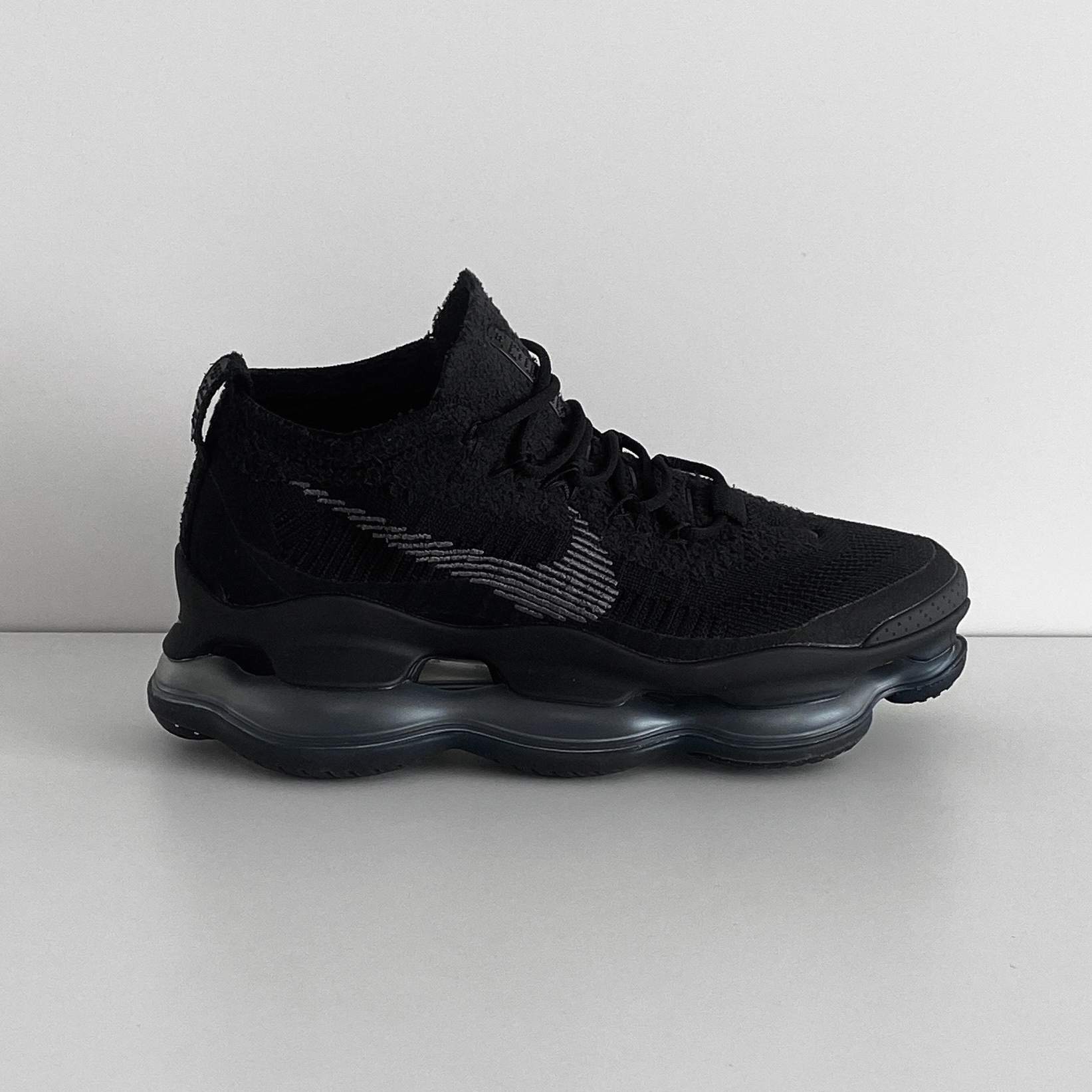 Nike Air Max Scorpion Flyknit Black Anthracite 착용 스타일 - 5