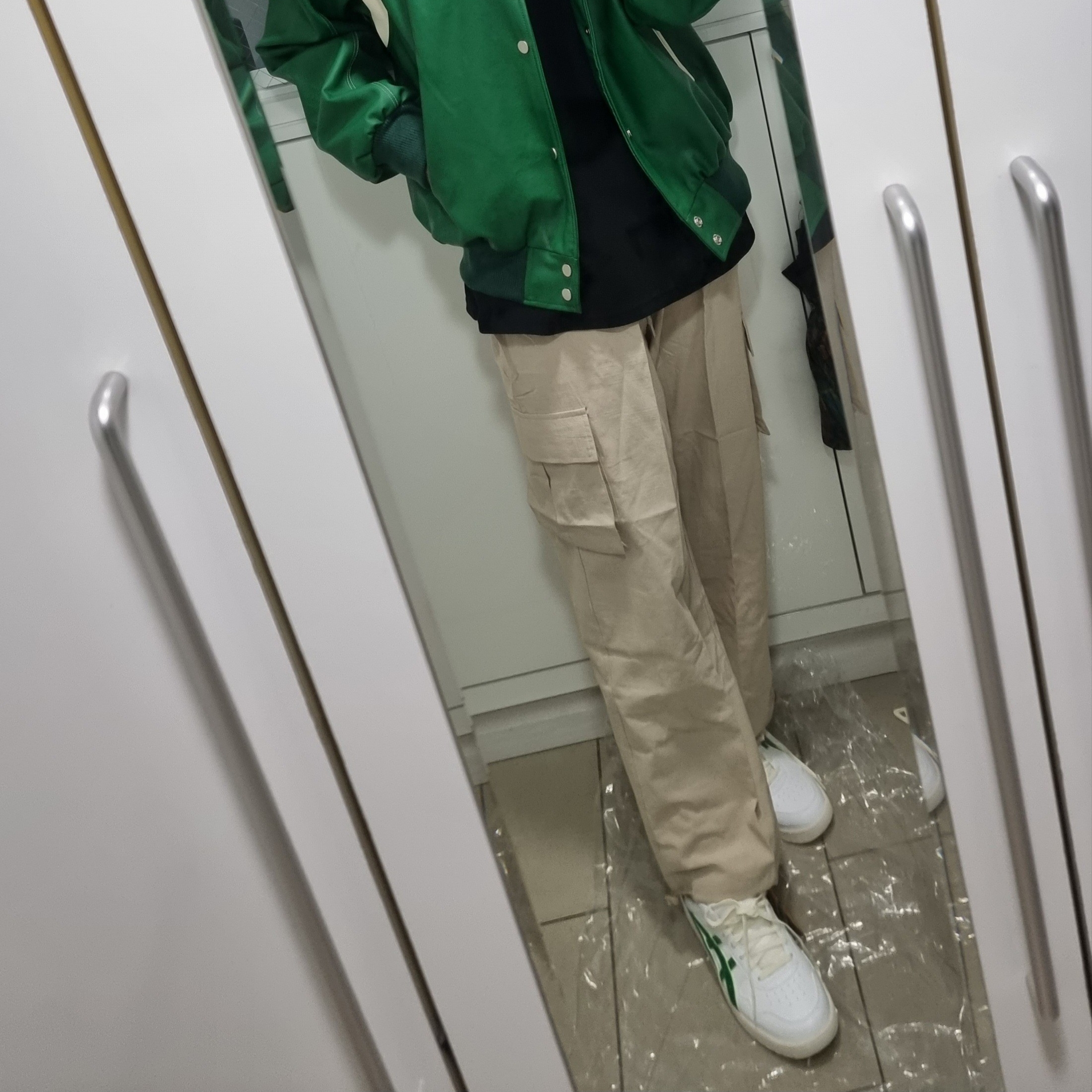 Asics Aaron Green White 착용 스타일 - 1
