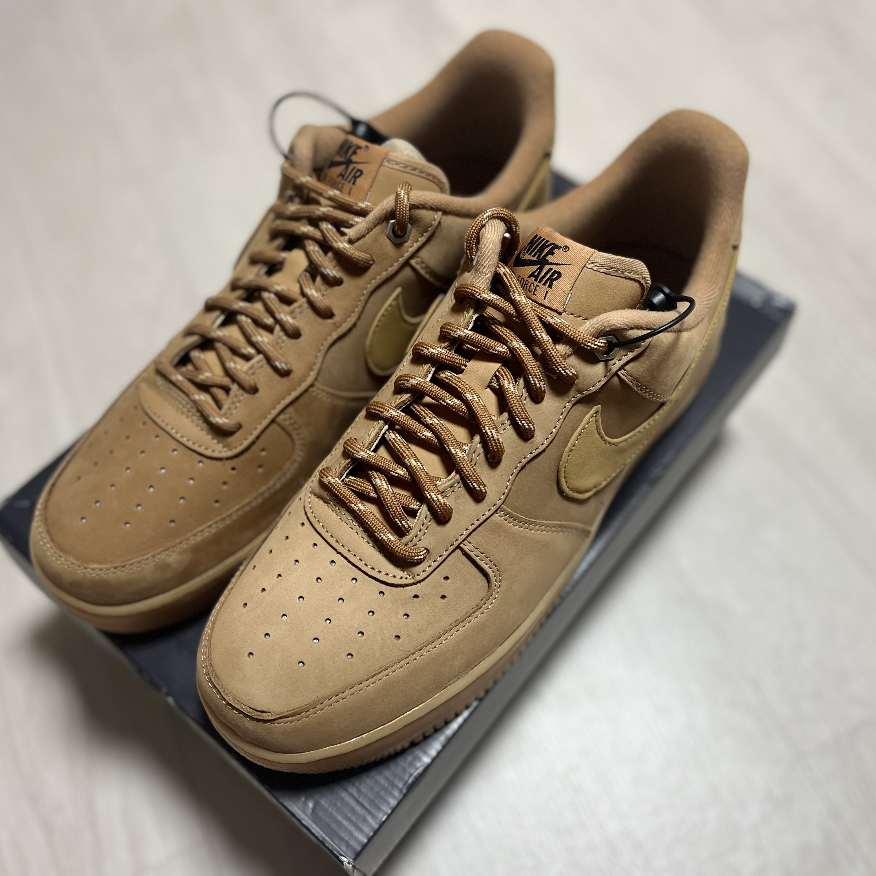 Nike Air Force 1 '07 WB Flax 착용 스타일 - 1