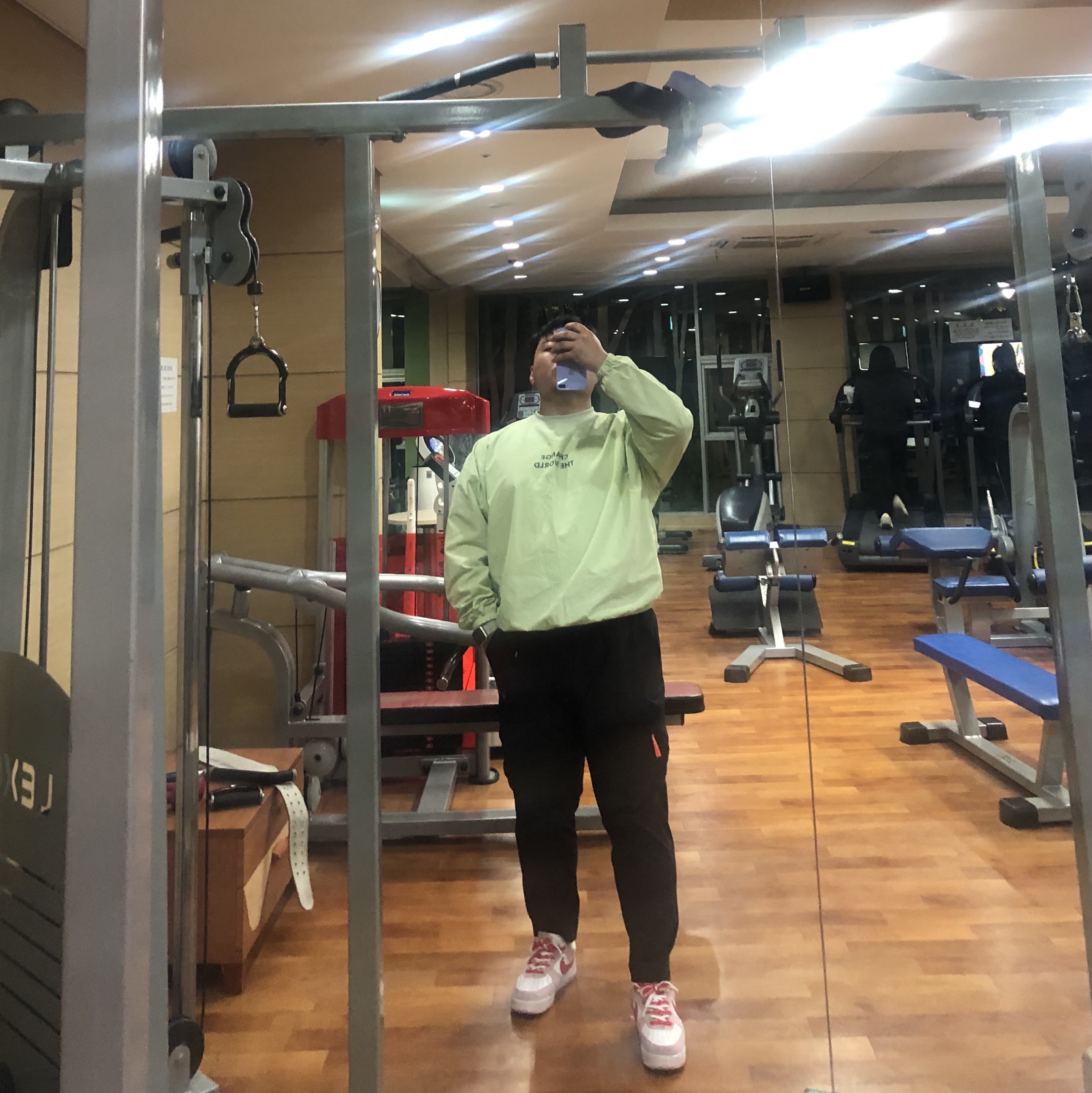 Nike Air Force 1 '07 QS Valentine's Day 착용 스타일