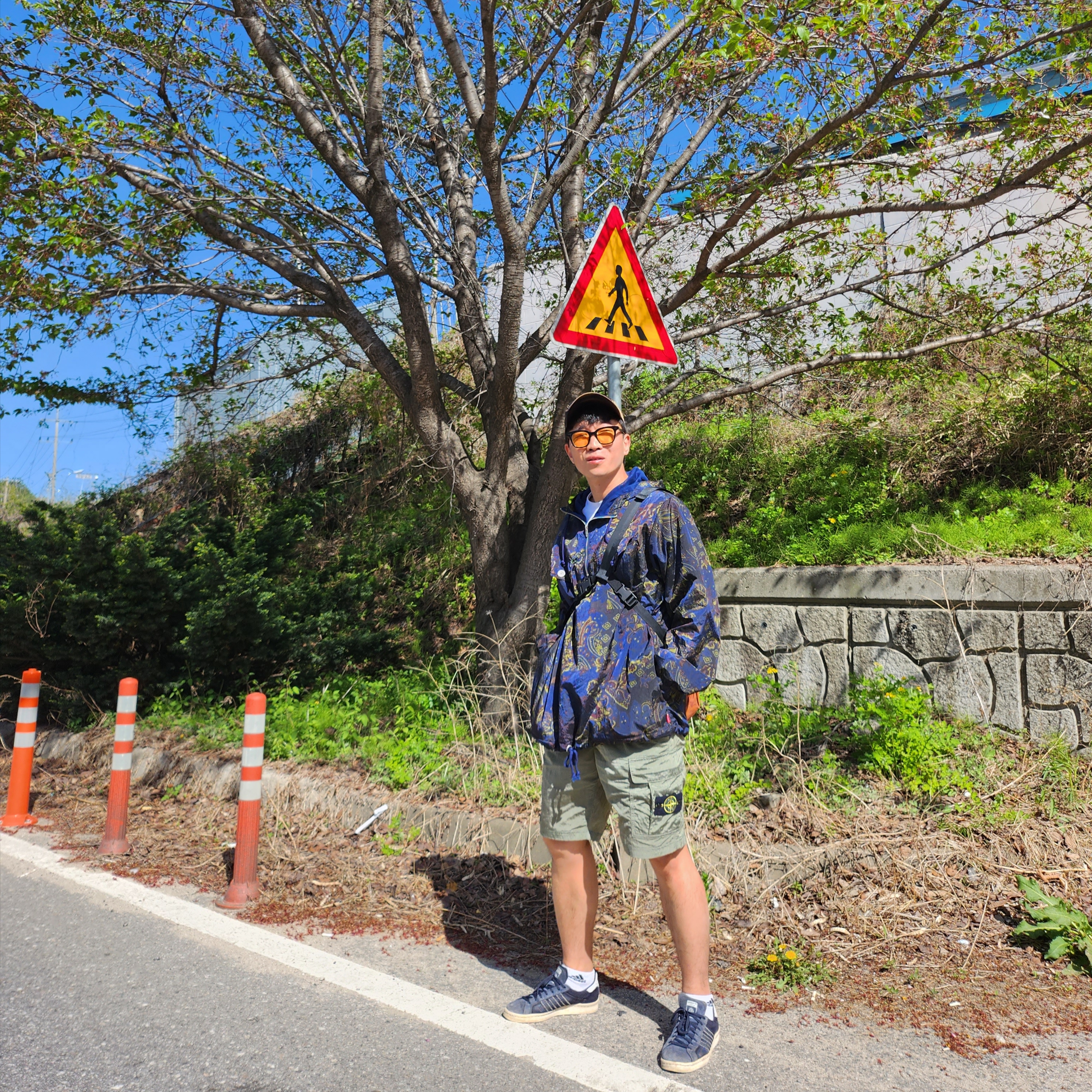 Supreme x Stone Island Painted Camo Nylon Shoulder Bag Coral - 20FW, Supreme Washed Satin Camo Camp Cap Woodland Camo - 21SS 착용 스타일 - 2