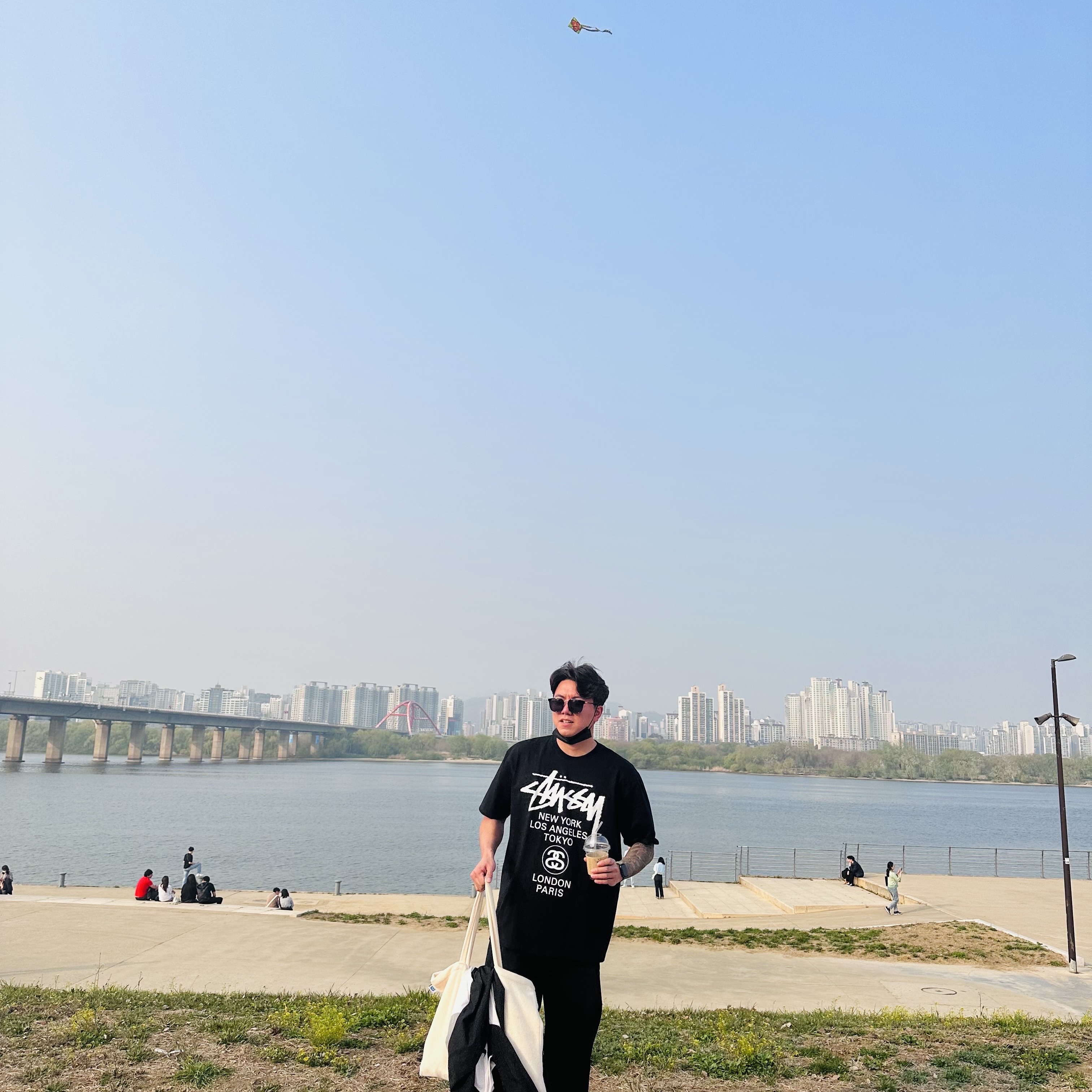 Stussy World Tour T-Shirt Black 착용 스타일